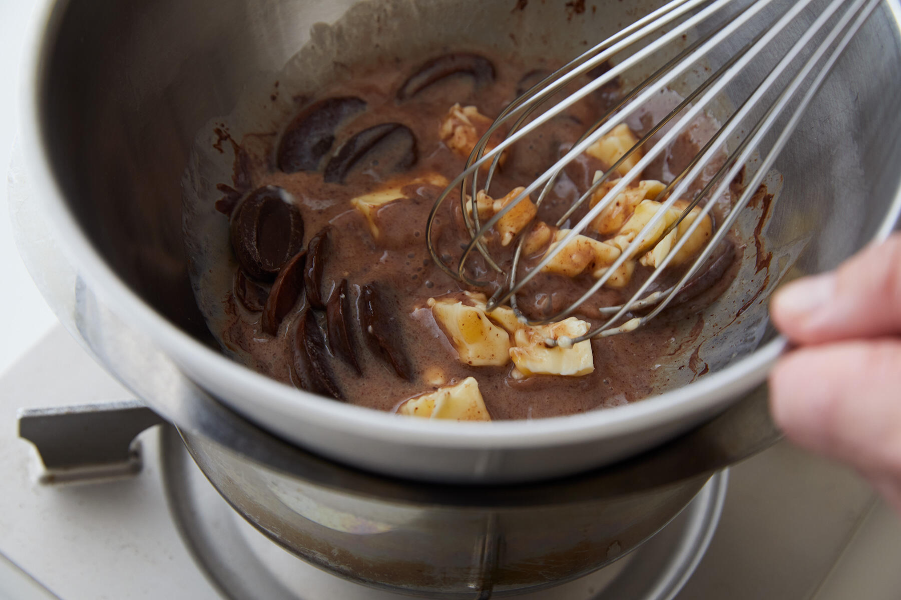 チョコレートを溶かす