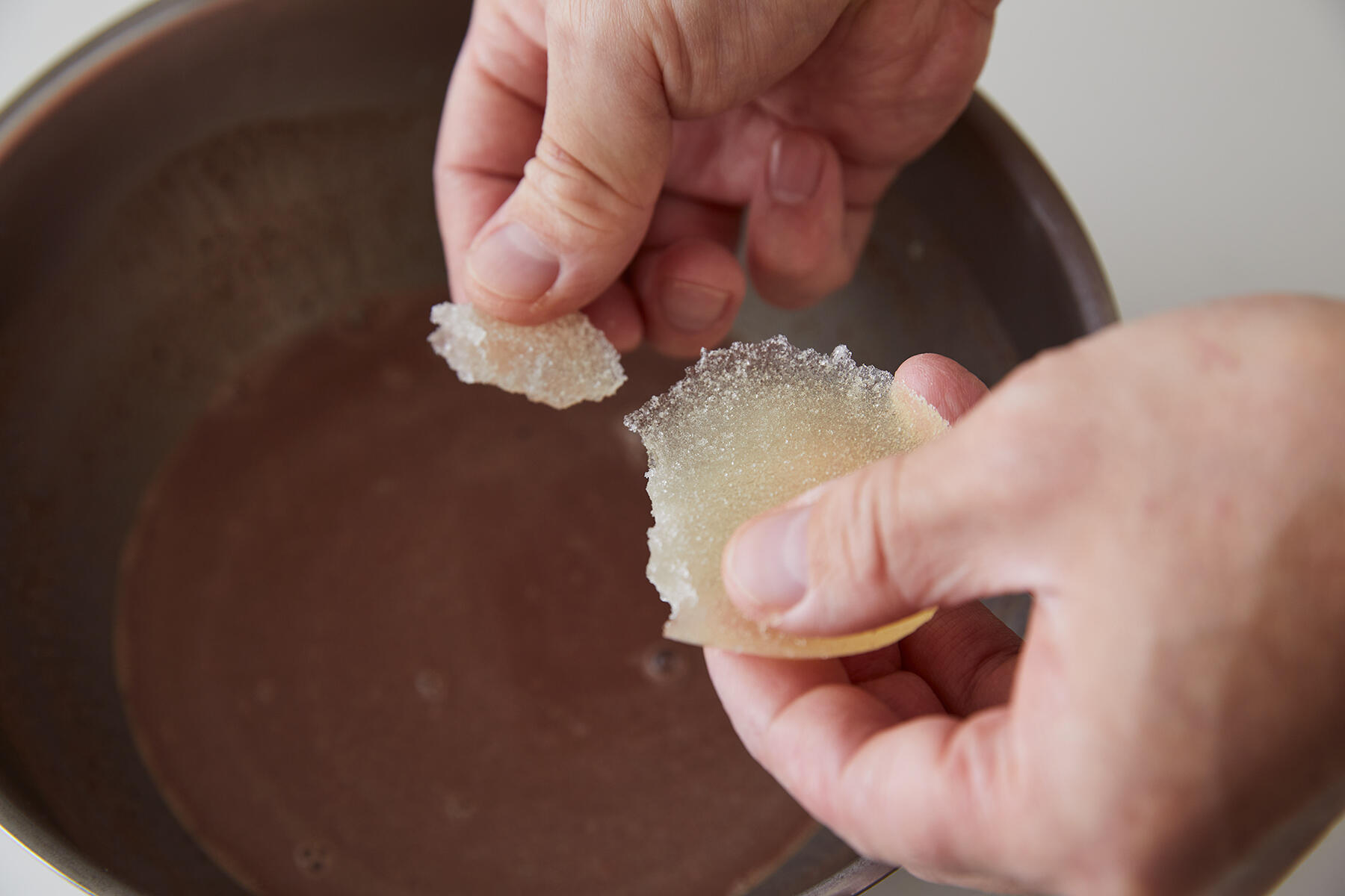 ゼラチンを加える