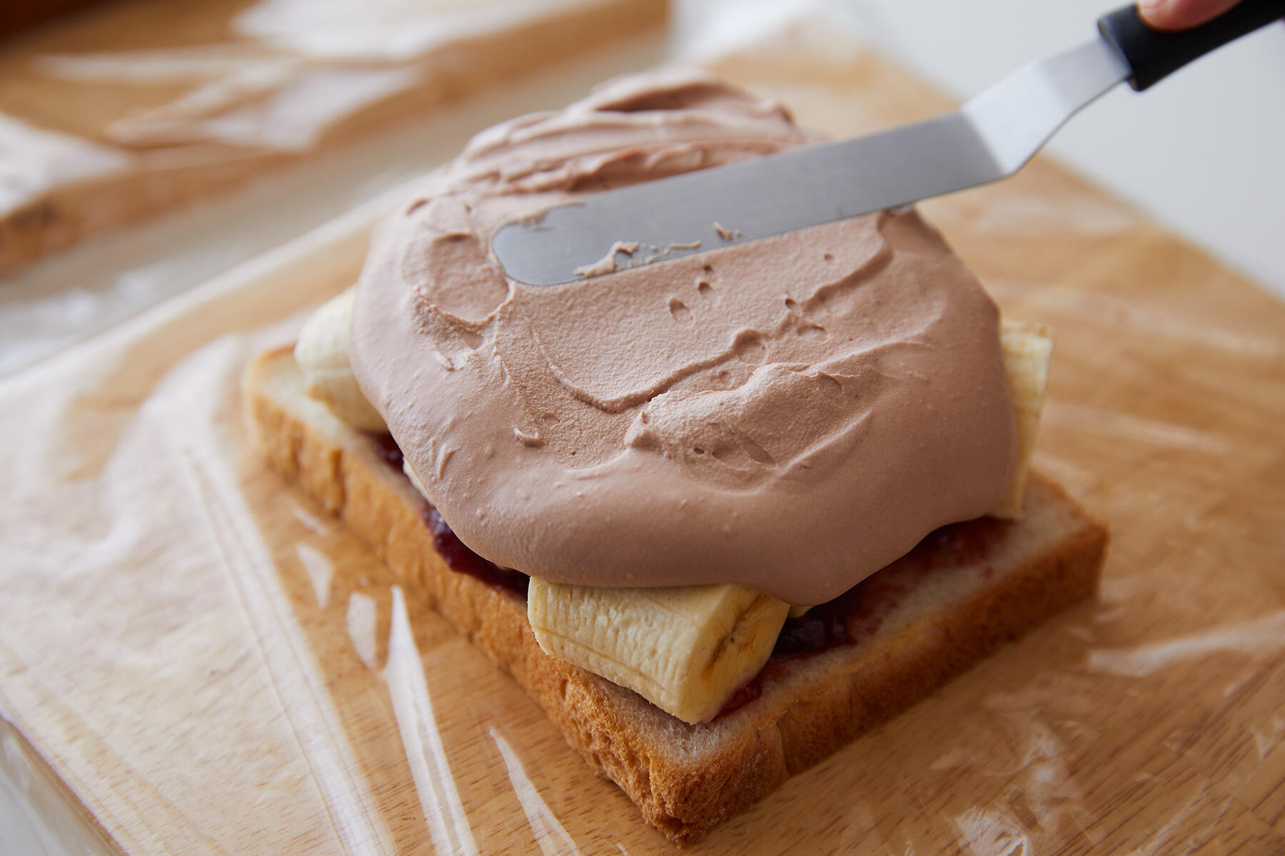 クリームをぬる