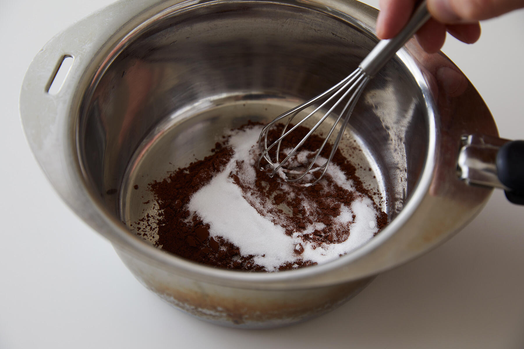 パウダー類を混ぜる