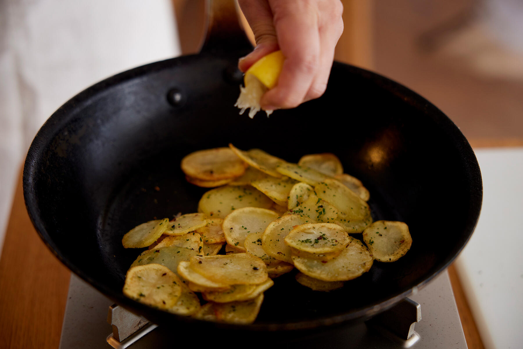 レモン汁を加える