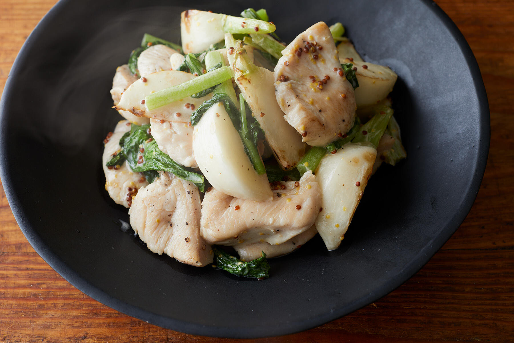 鶏むね肉とかぶの粒マスタード炒め