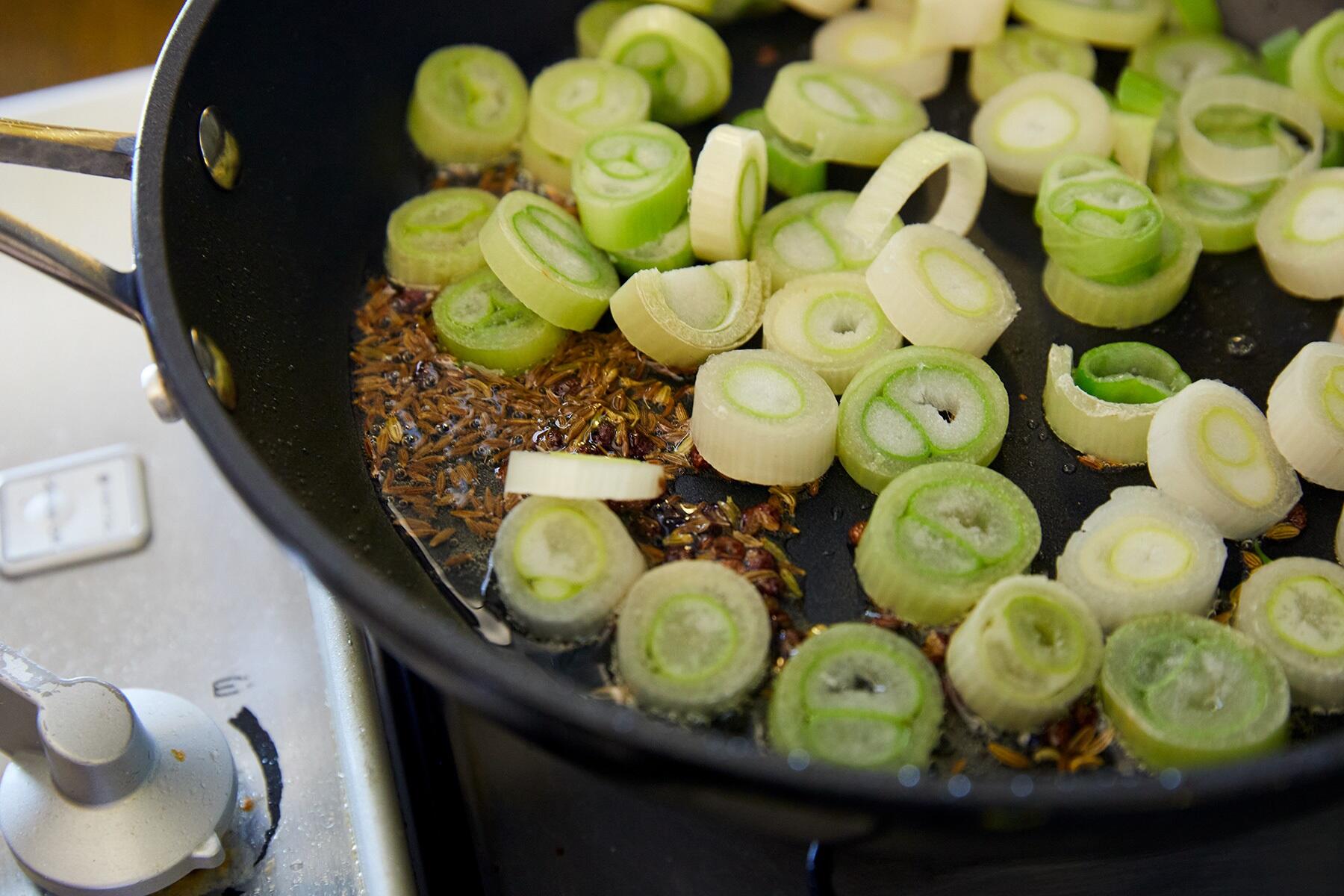 長ねぎを加える