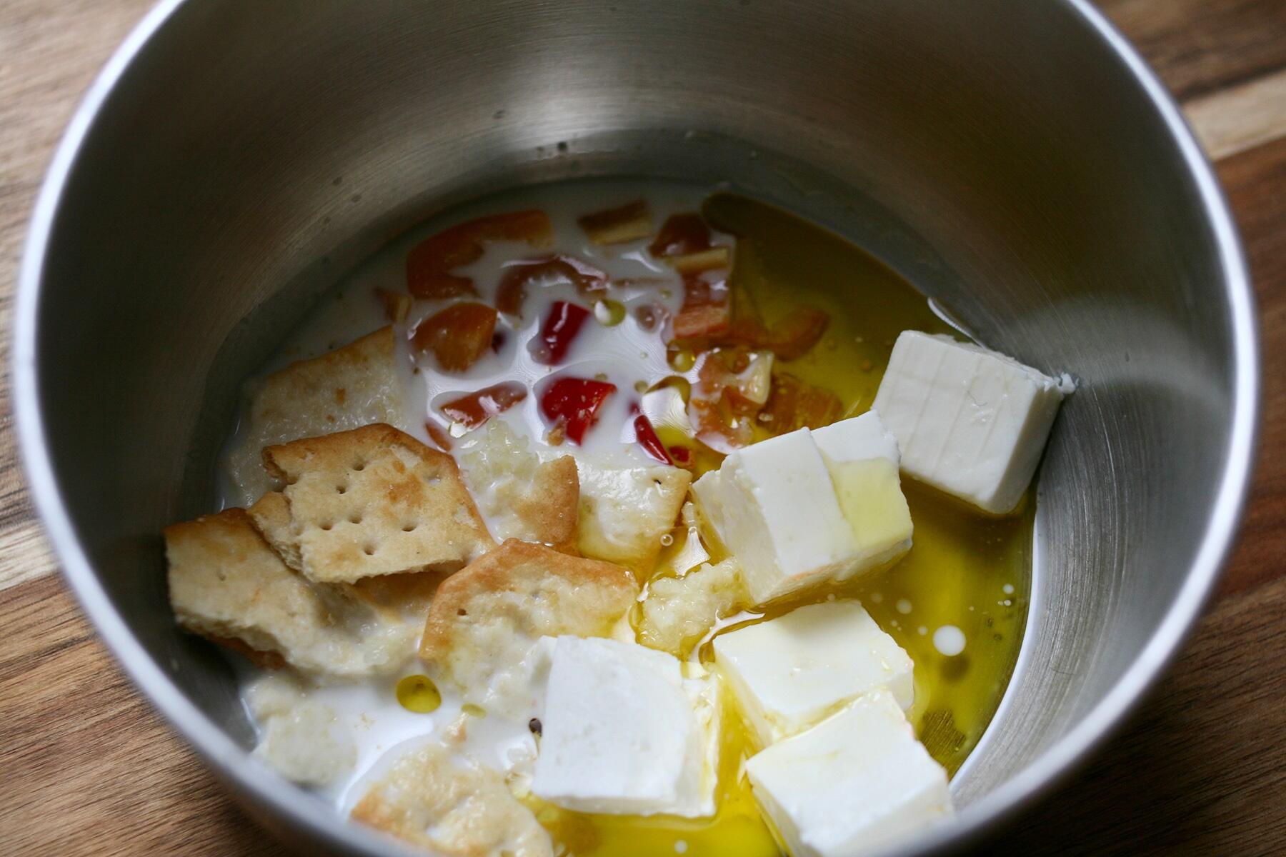 ソースをつくる