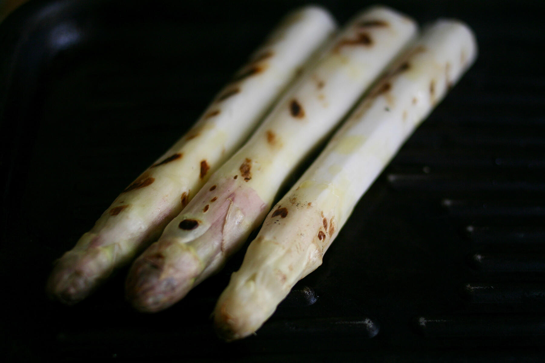 アスパラを焼く