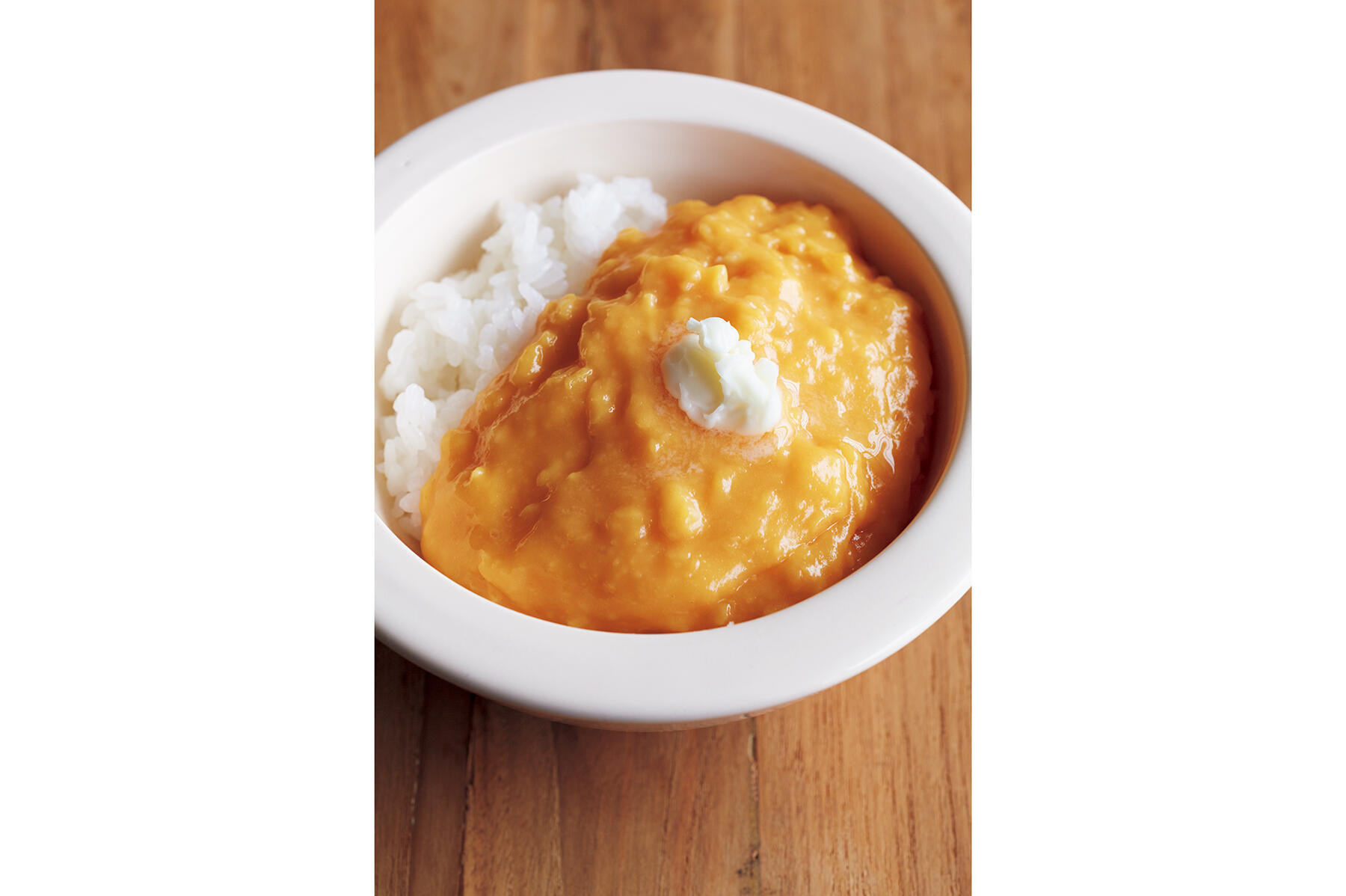 坂田阿希子さんのバターの風味豊かな禁断の丼ぶり“スクランブルエッグ丼”