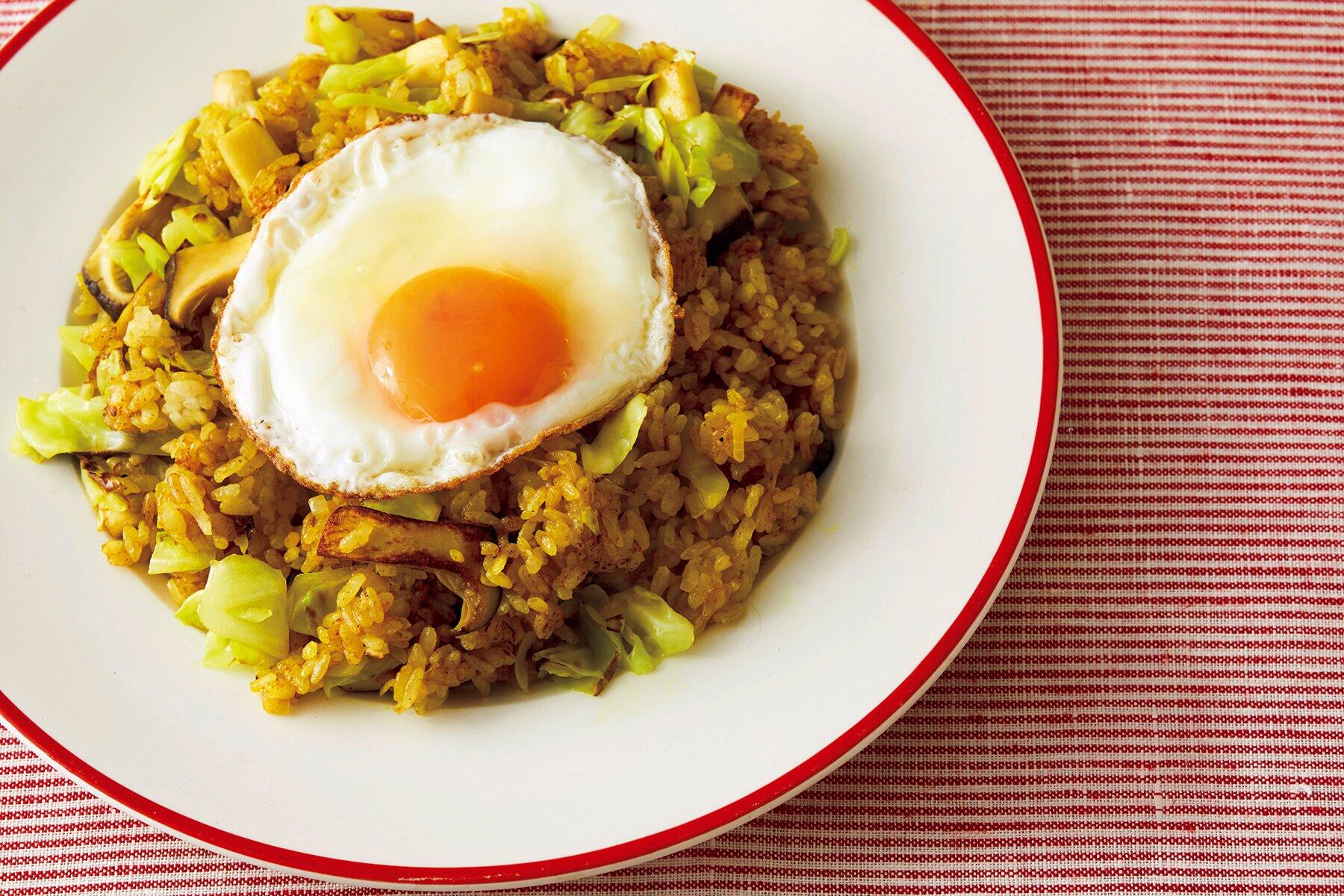 スパイシーな香りが食欲をそそる“カレーチャーハン”