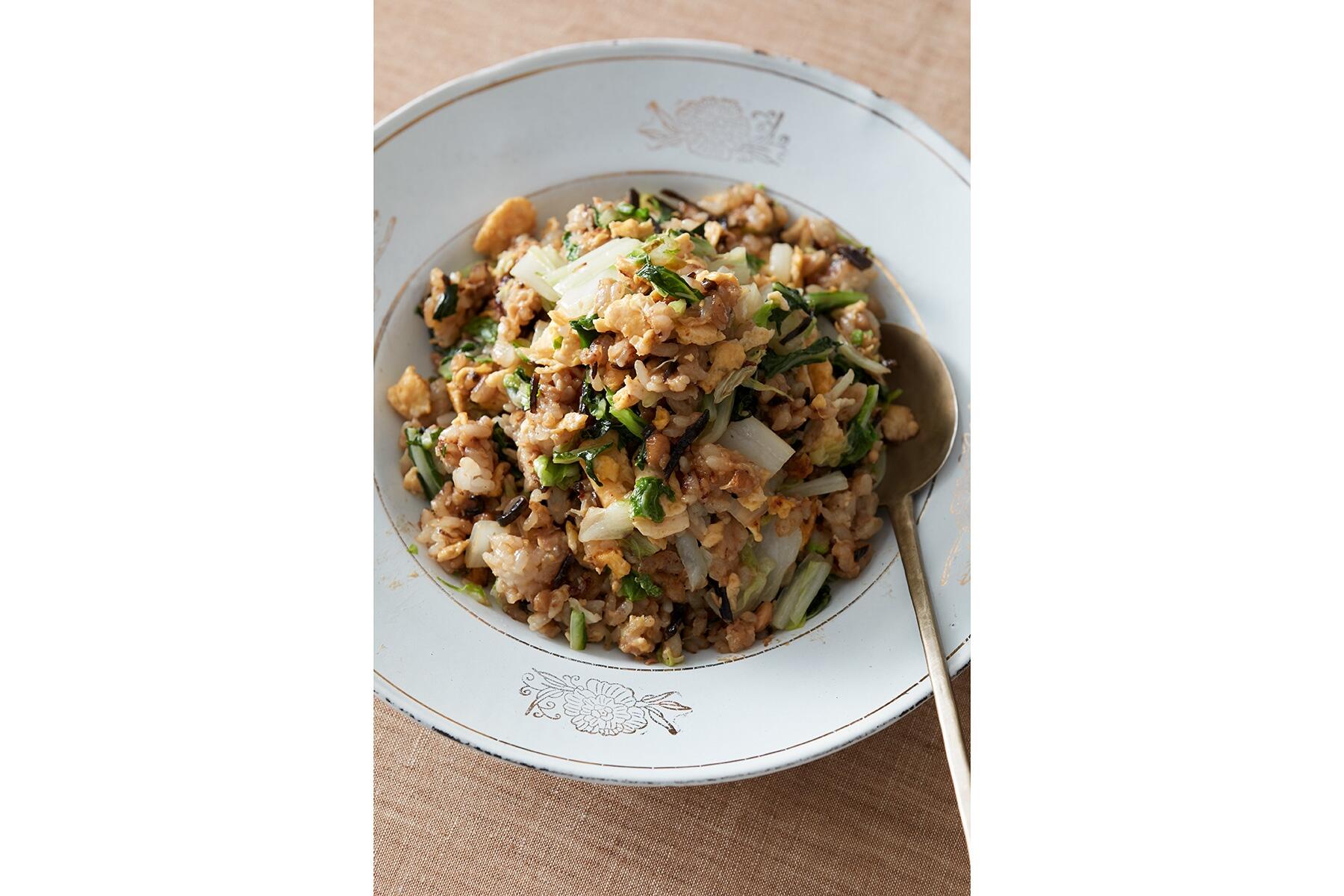 食感も楽しい旨味たっぷりの“白菜と納豆の塩昆布炒飯”