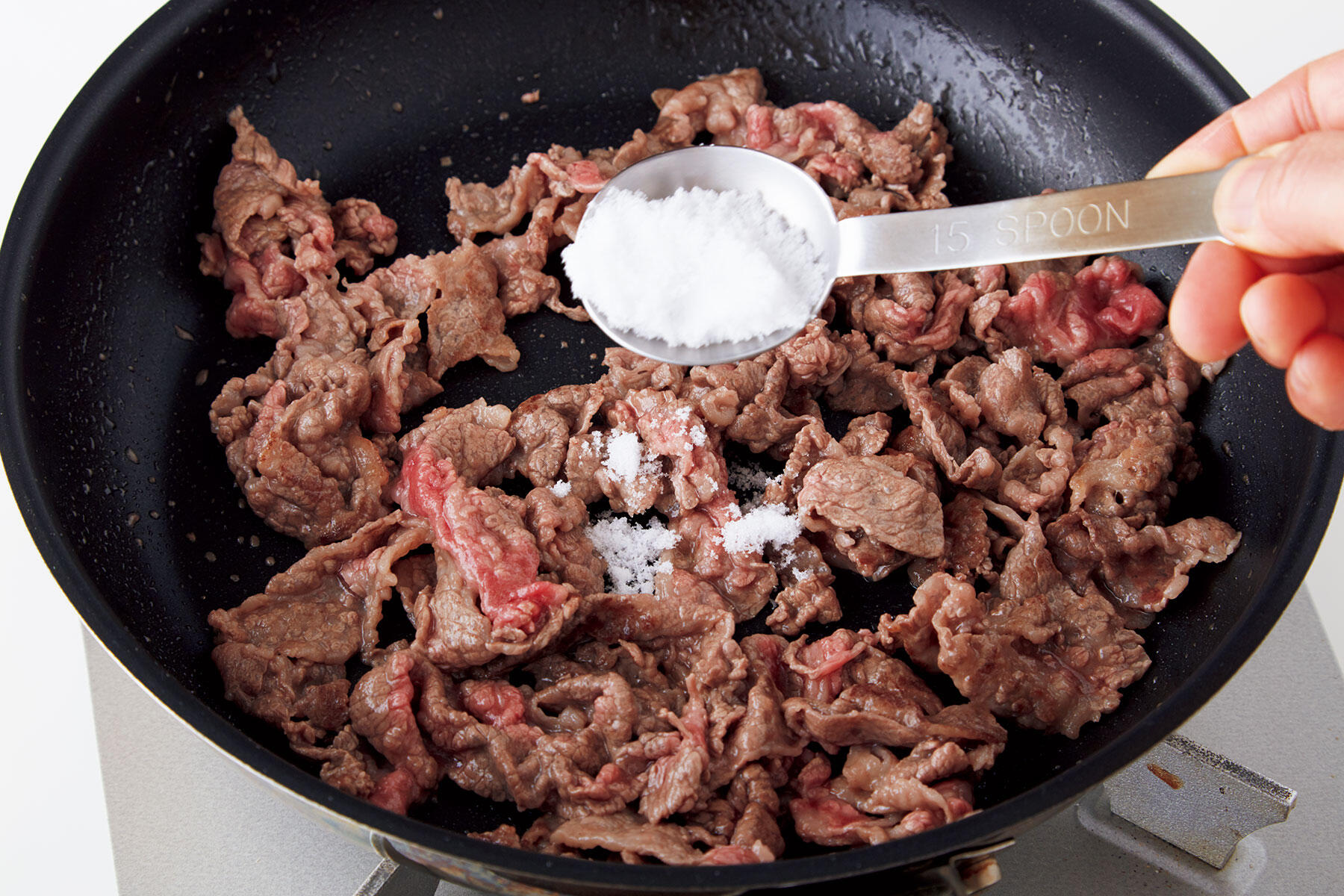 調味料を加える