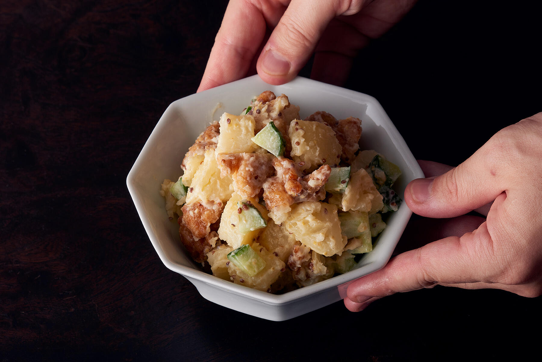 間違いない美味しさの“から揚げポテトサラダ”