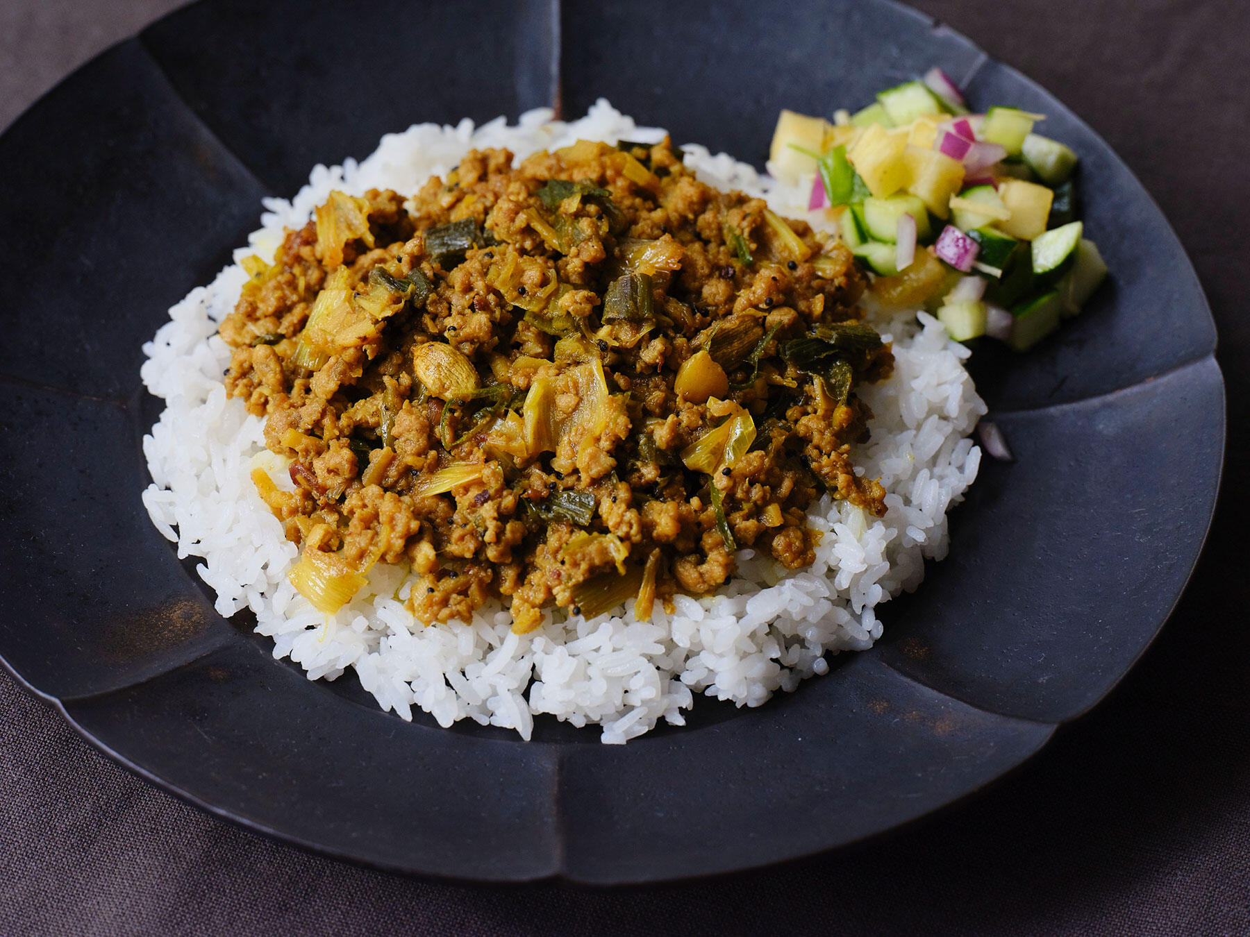 カルダモンが薫る中華風カレー、“長ねぎカルダモンキーマ”