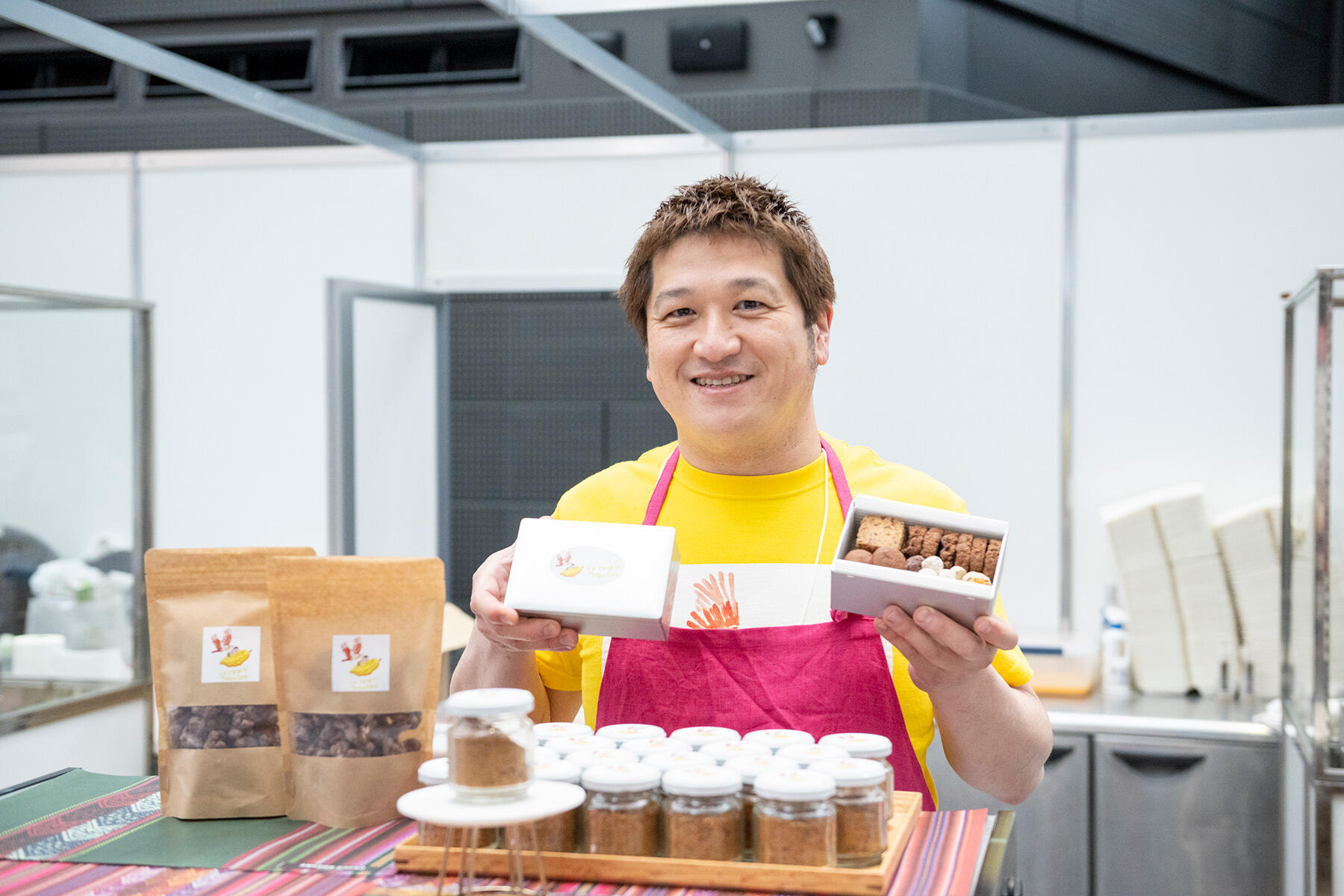 店主の太田哲雄さん。