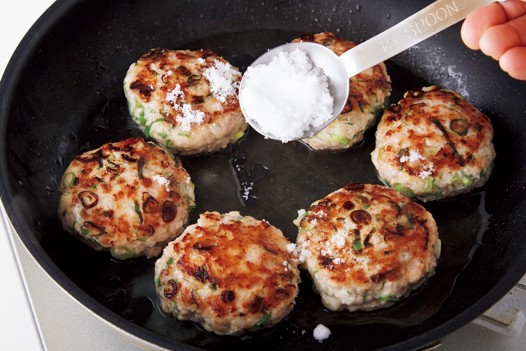 調味料を加える