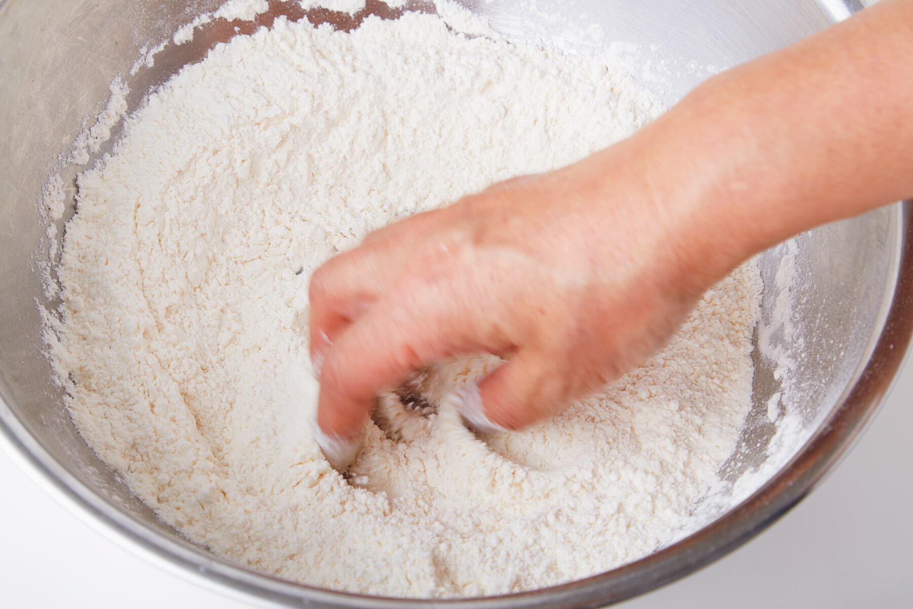 粉類を混ぜる
