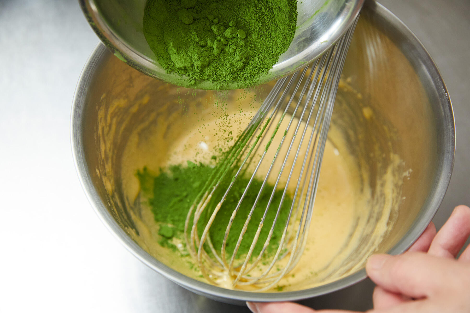 抹茶を加える
