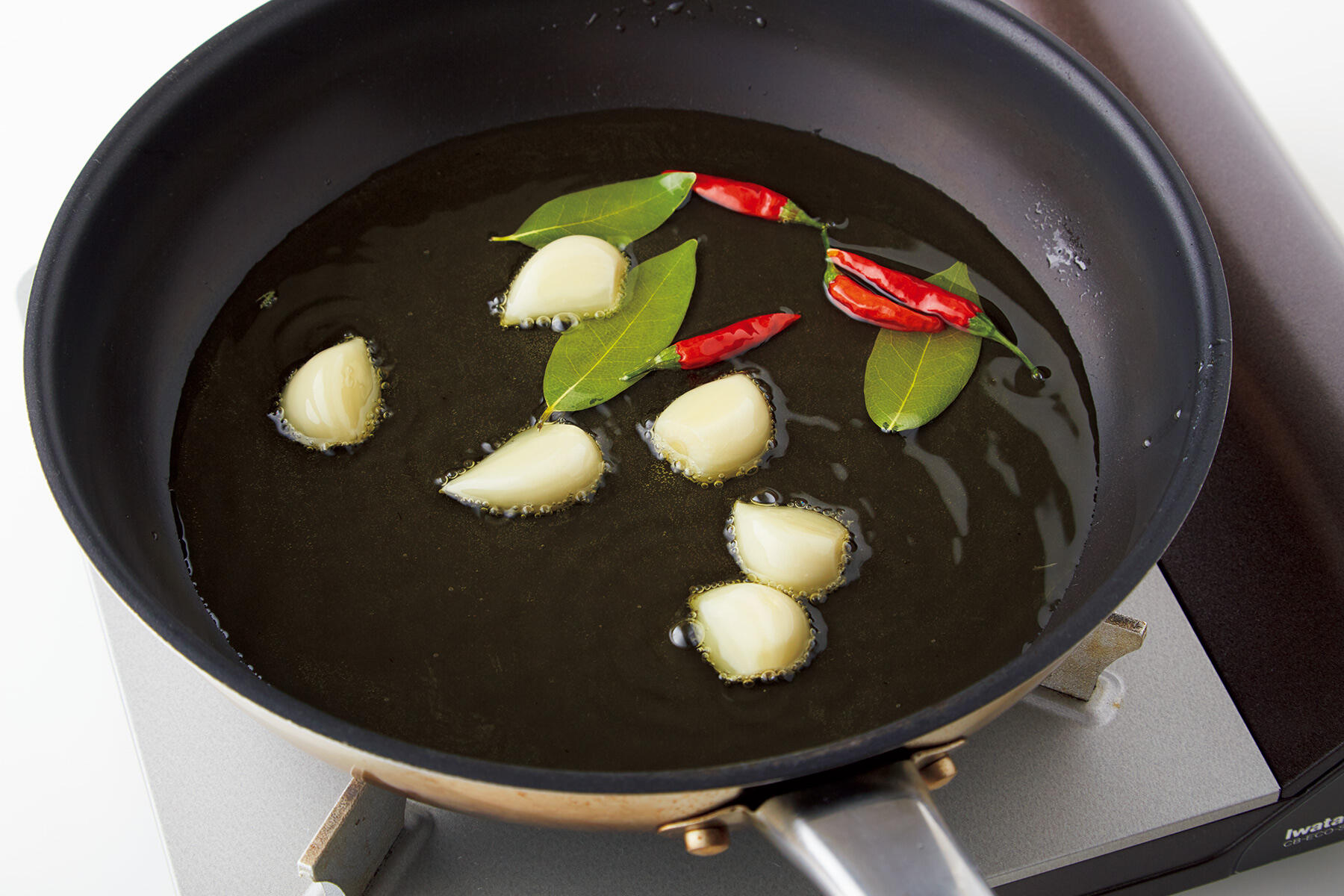 にんにくを熱する