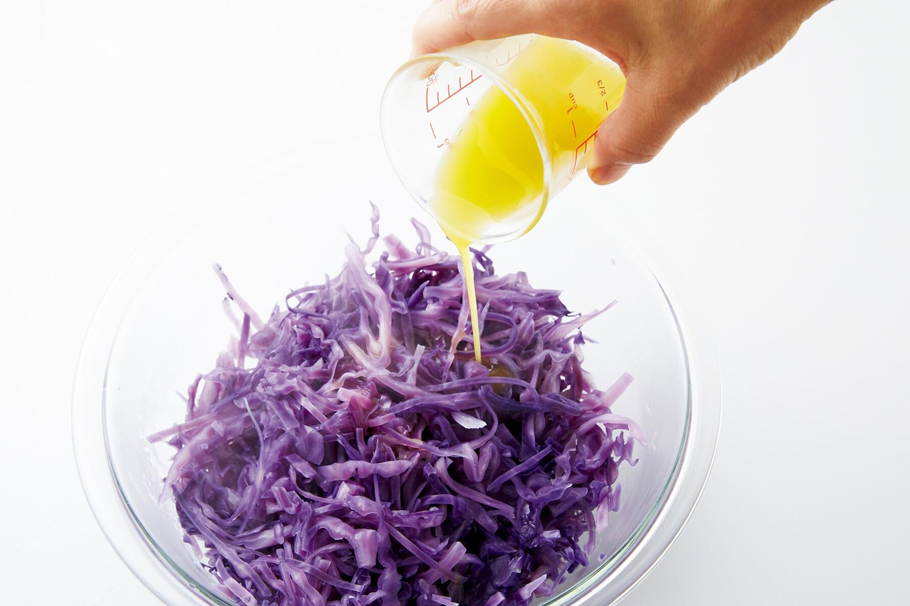 ドレッシングを和える