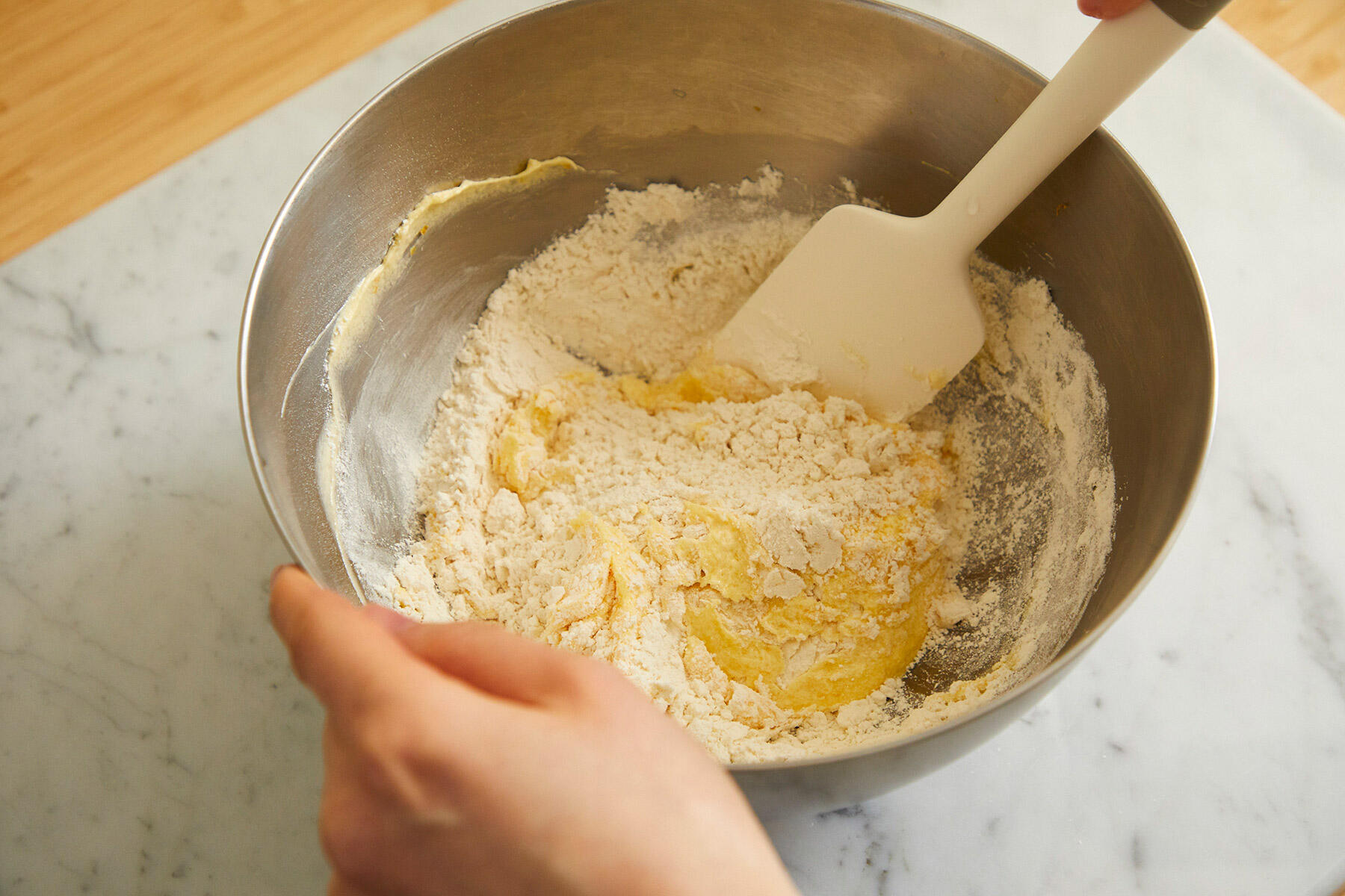 生地の材料を全部混ぜる