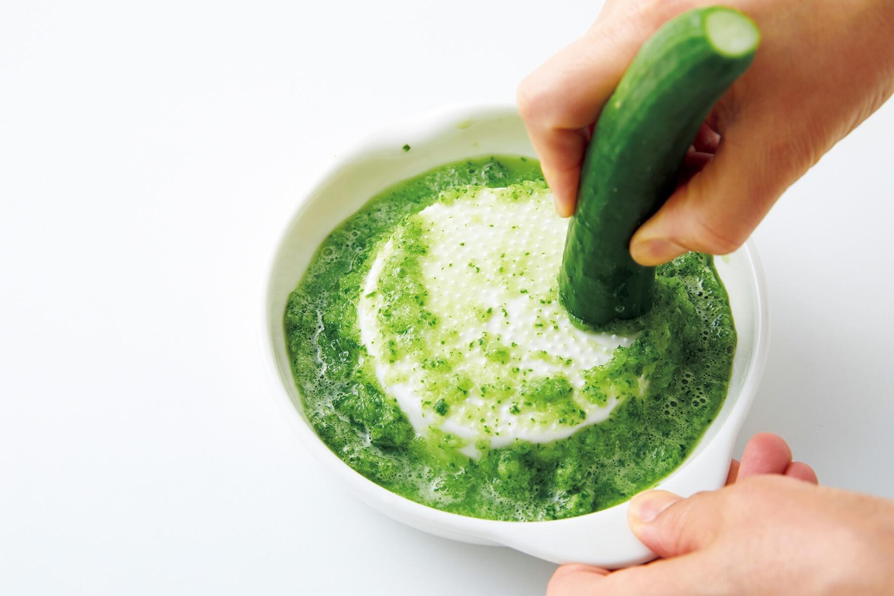 きゅうりをすりおろす