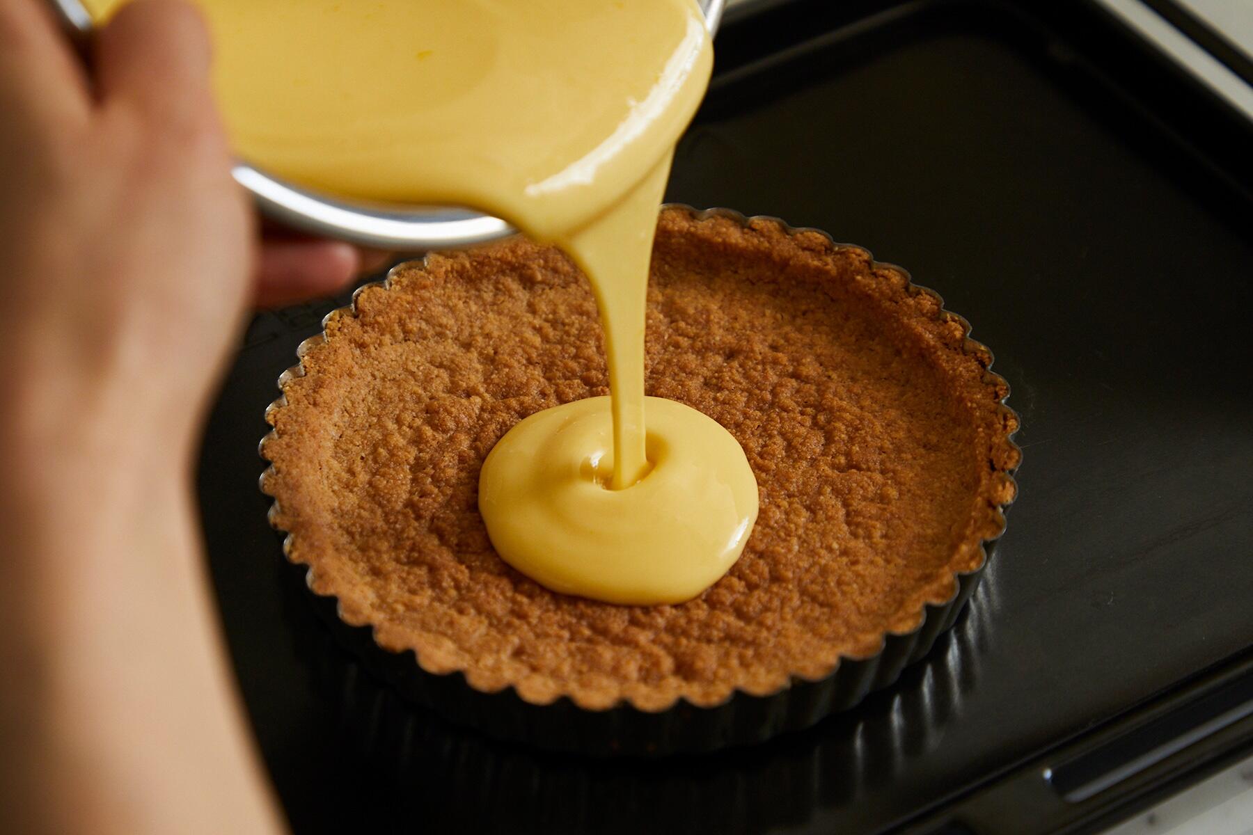 型に流し入れる