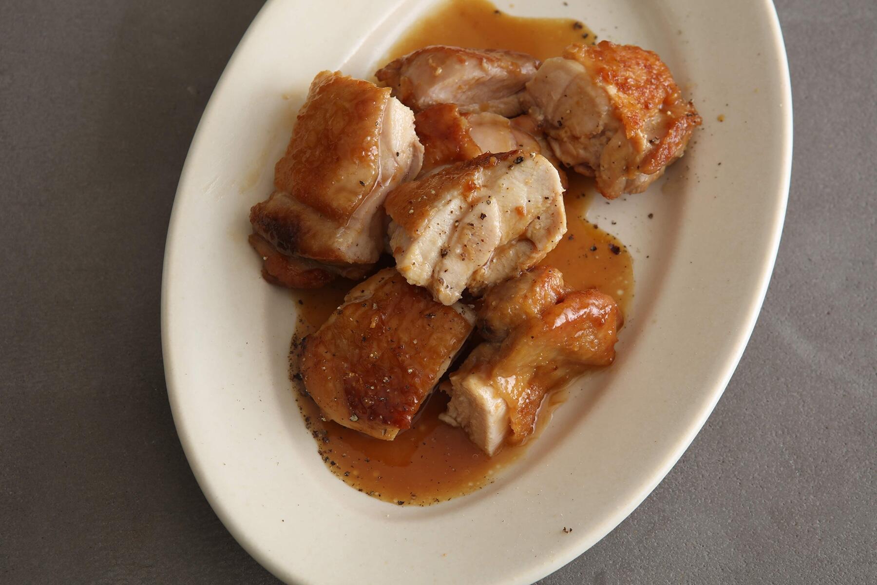 味わい深い旨味が魅力の“照り焼きチキン”