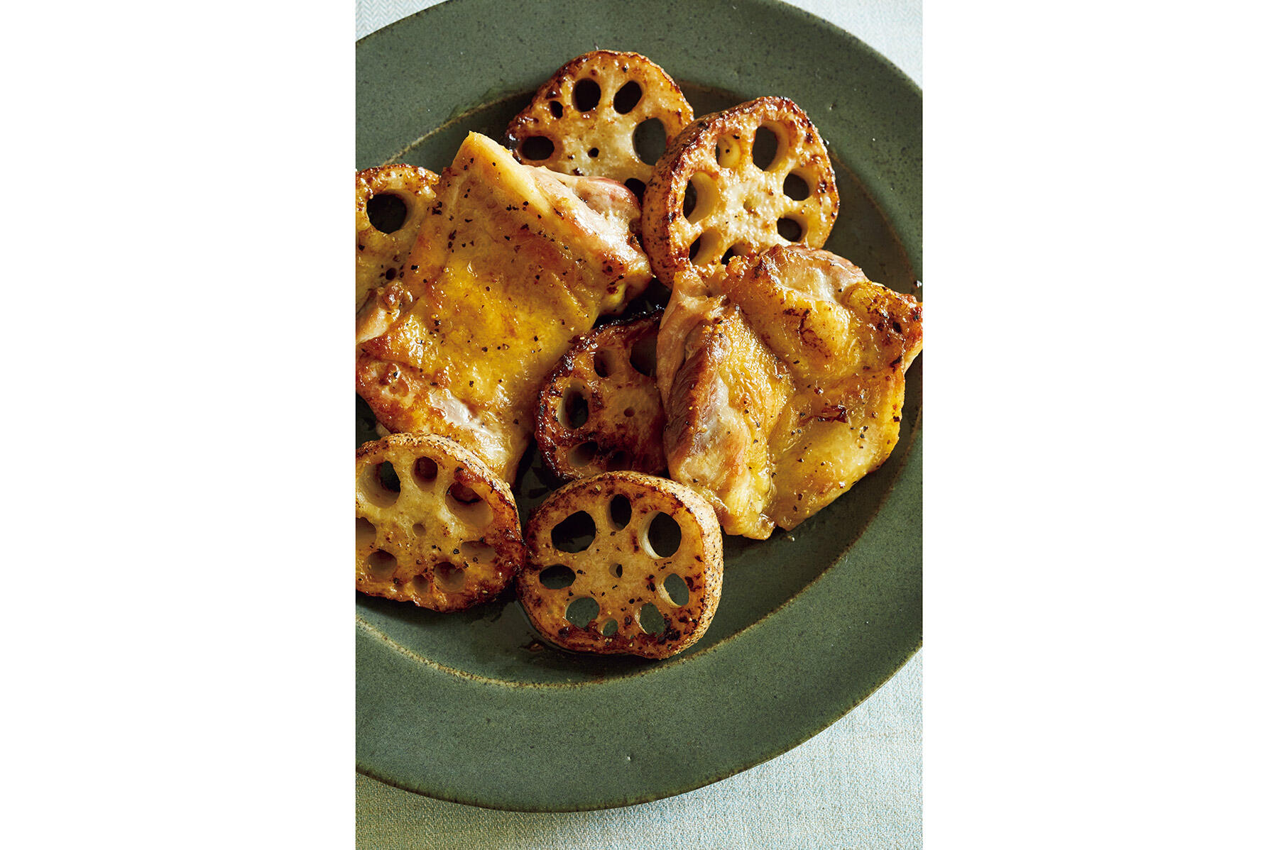 香ばしさが食欲をそそる“れんこんのじっくり焼き”