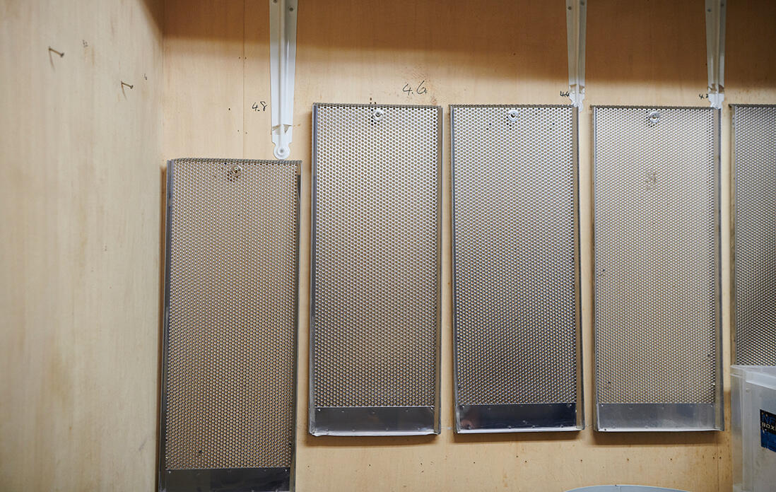 パンチングの板