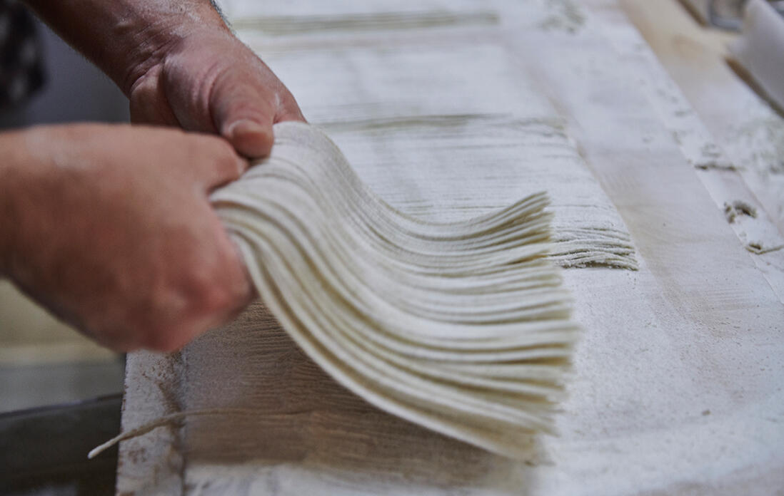 打ち粉を落とす