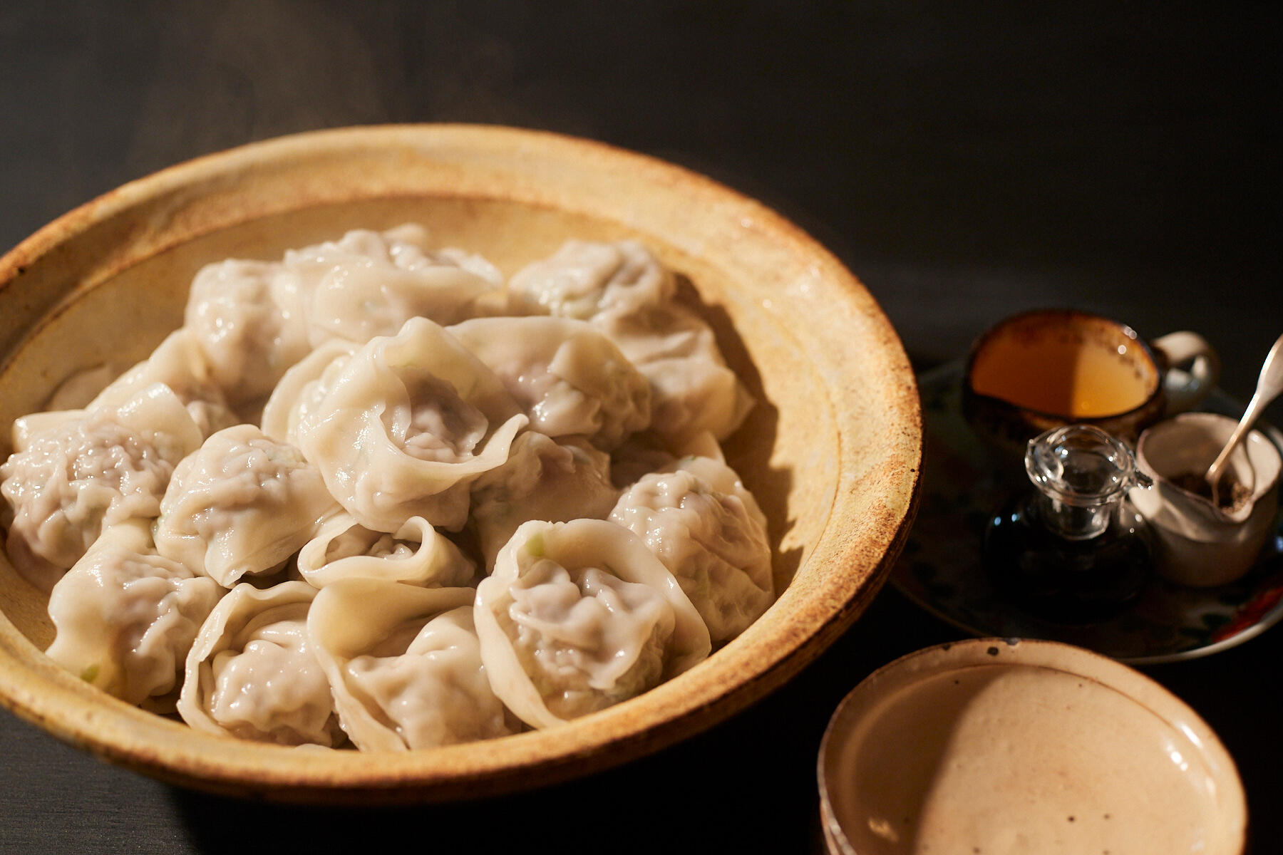 ハーブの香りが爽やかな“水餃子”