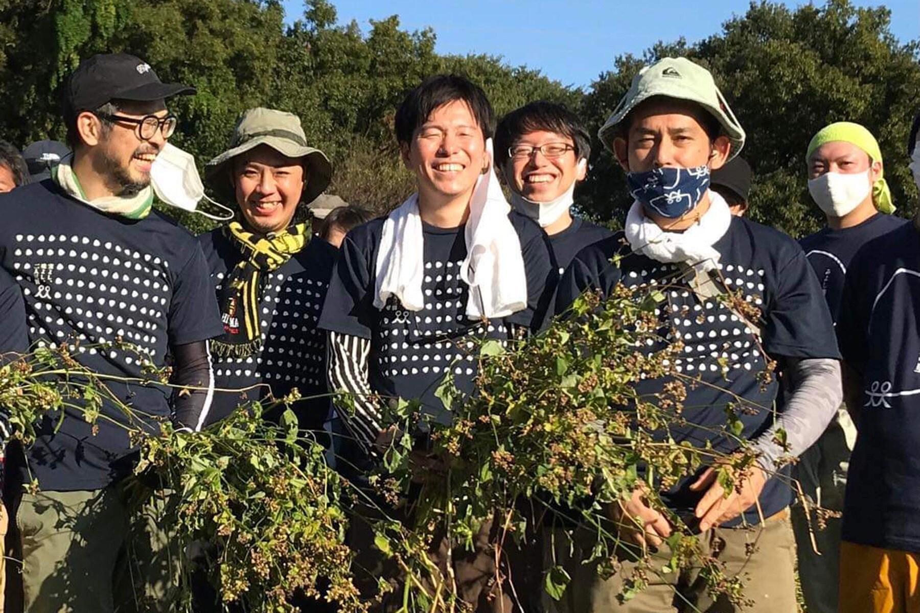 手刈りの会集合写真