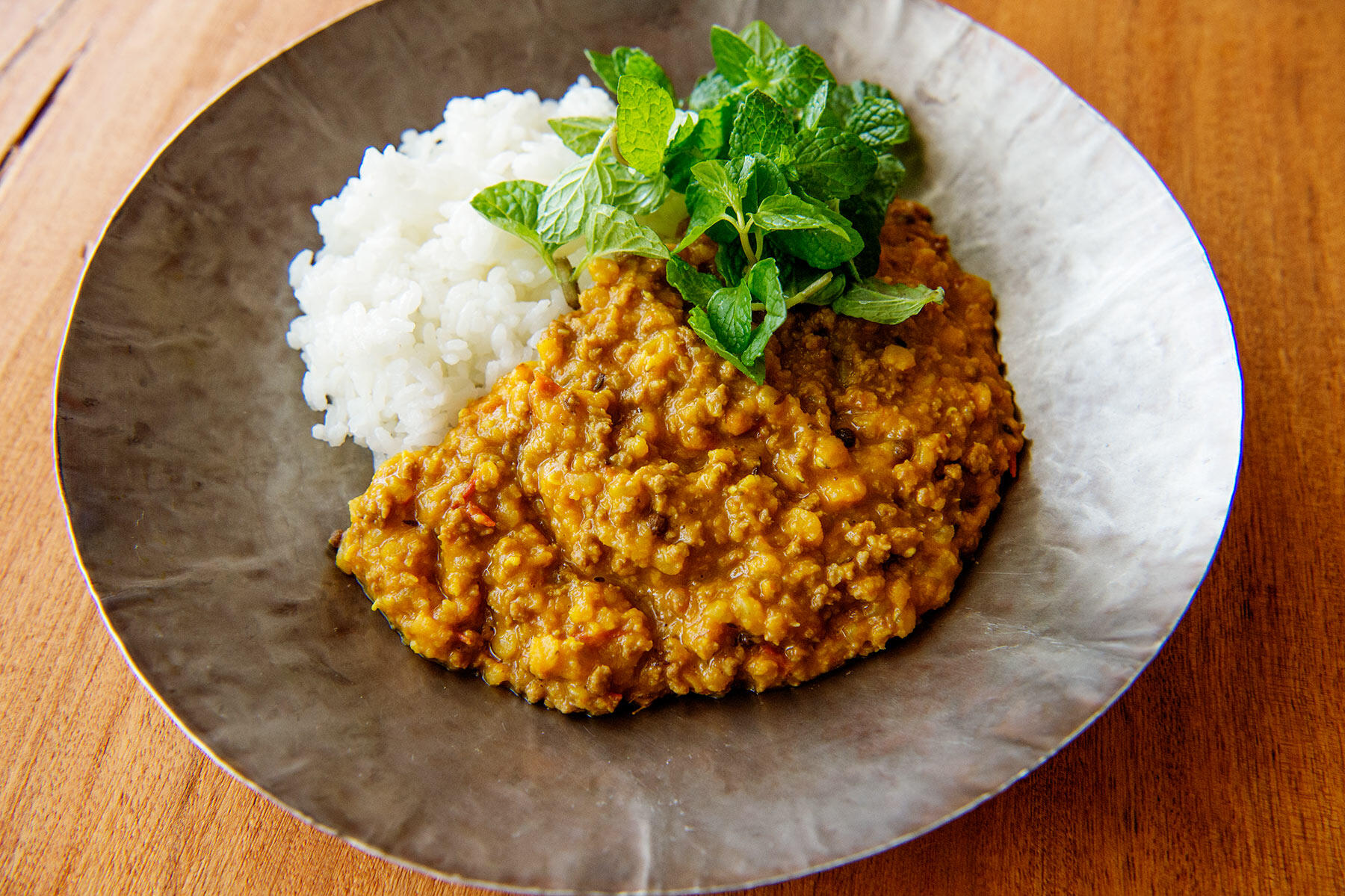 豆のとろみが心地よい“レンズ豆のキーマカレー”