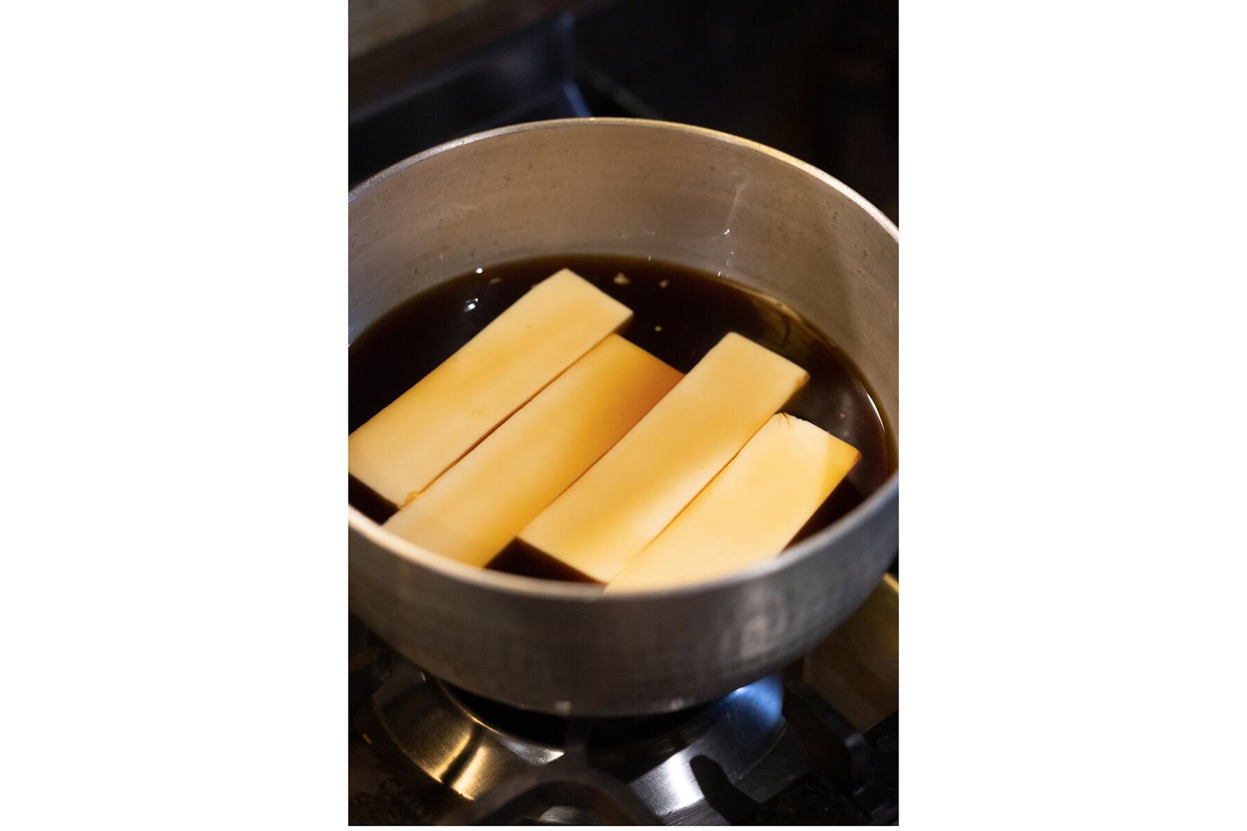 豆腐を煮る
