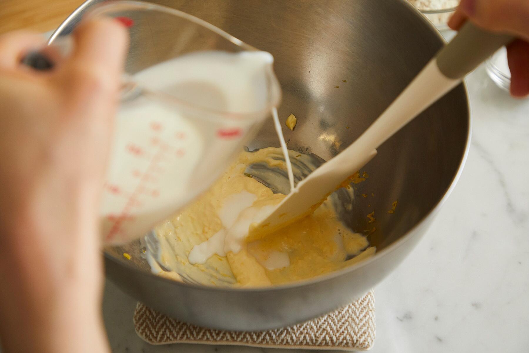 牛乳を加える。