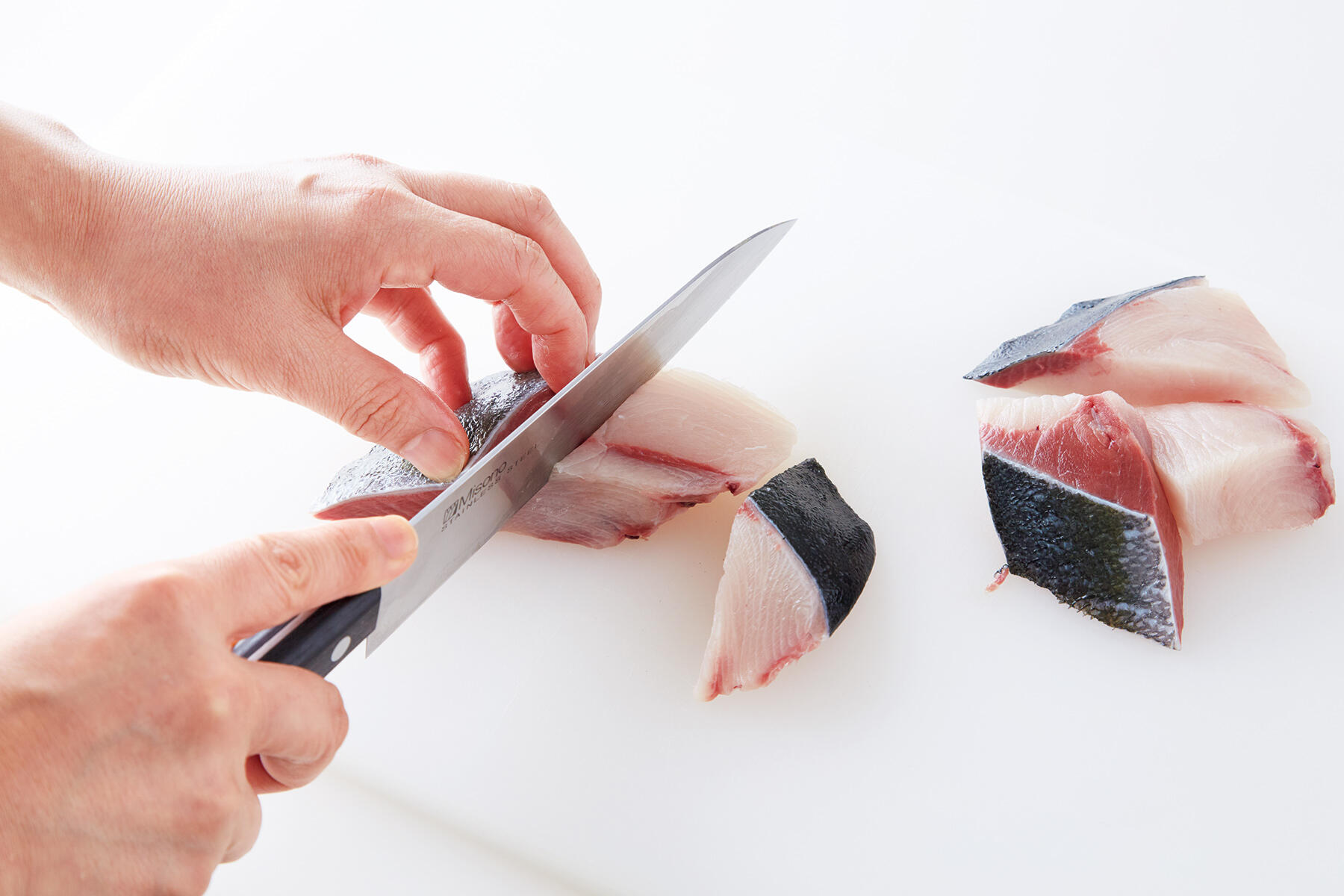 ブリをカットする