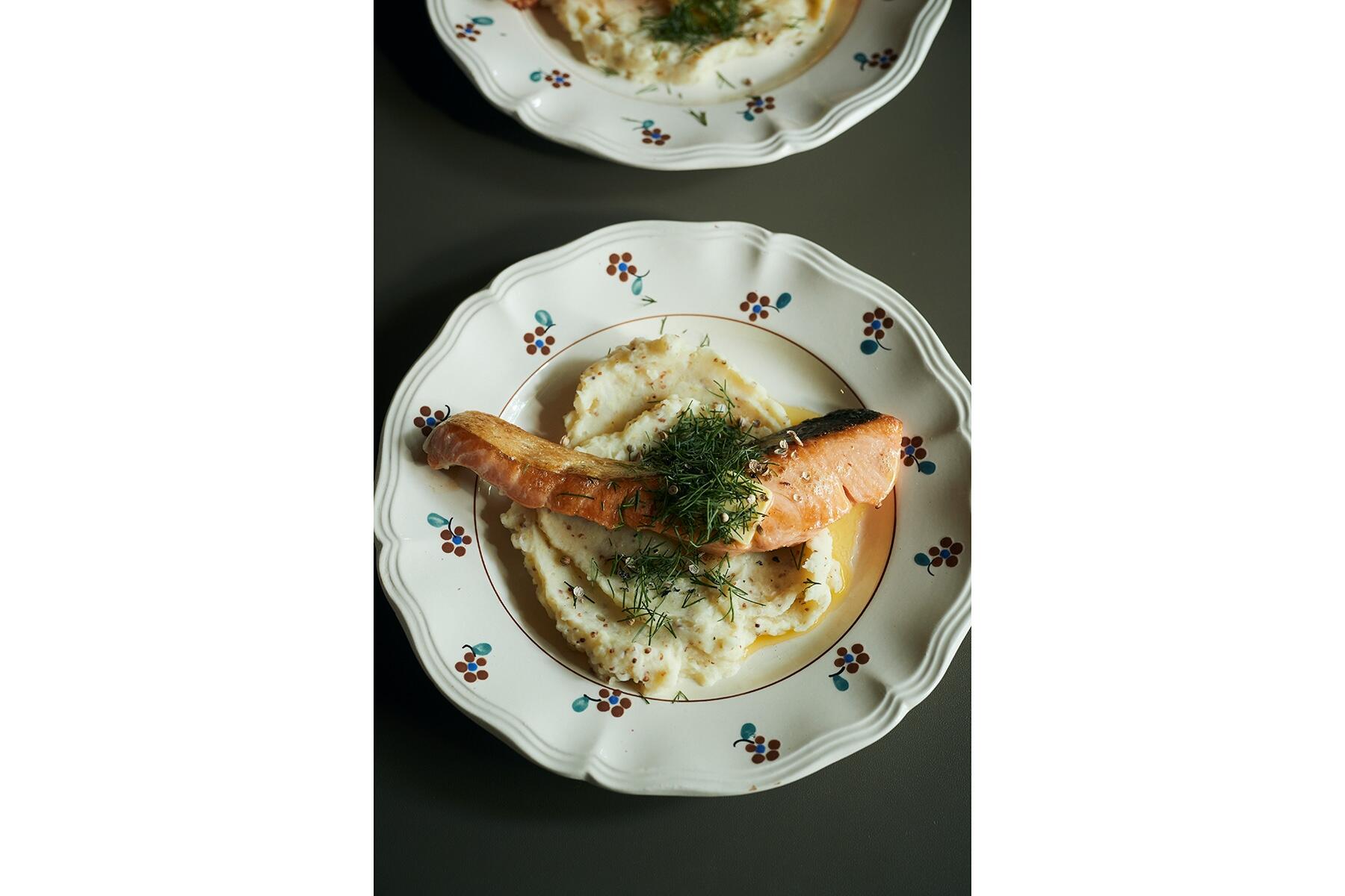 マスタードのアクセントが絶妙な“秋鮭のバターソテー”