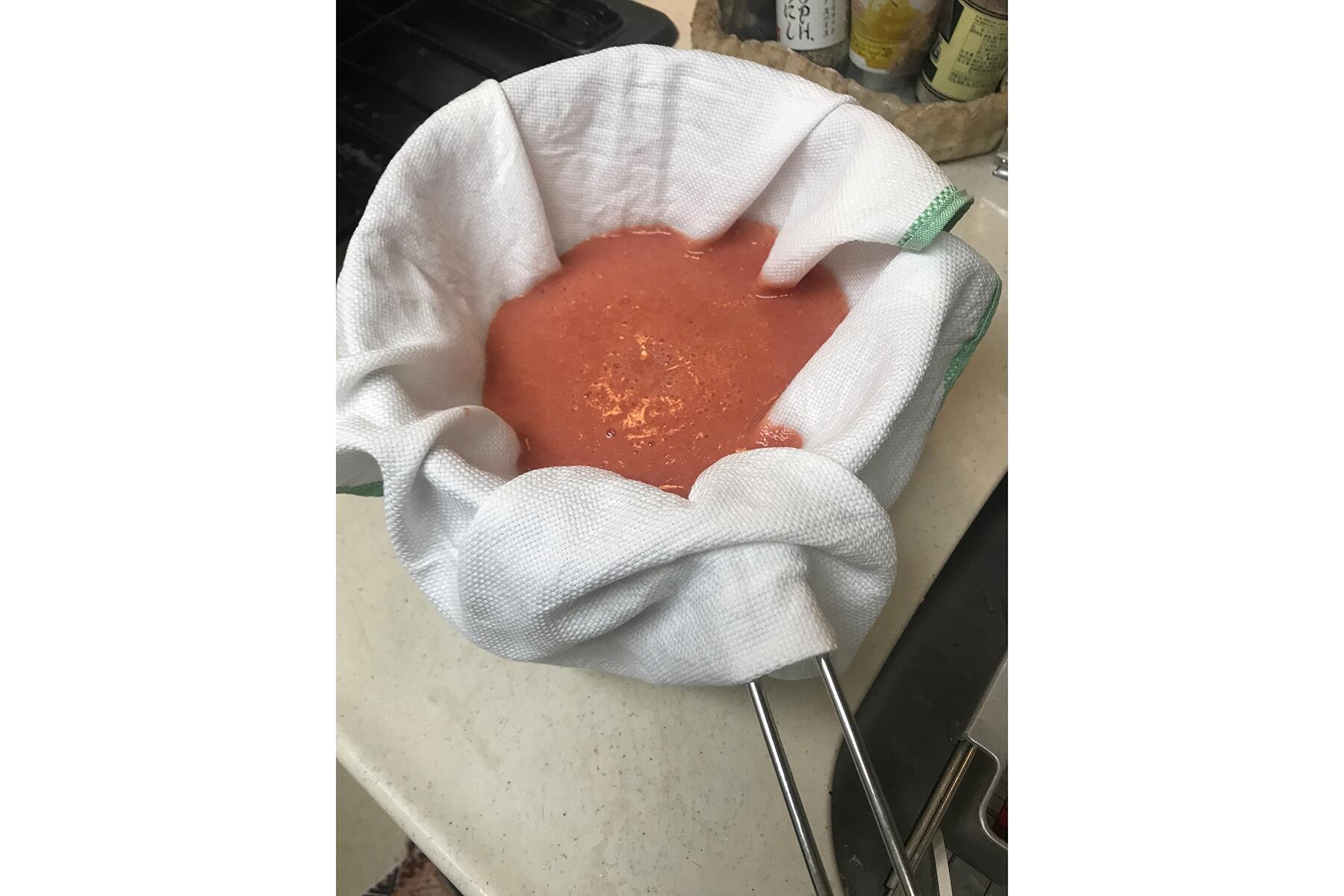 トマトのしぼり汁をつくる