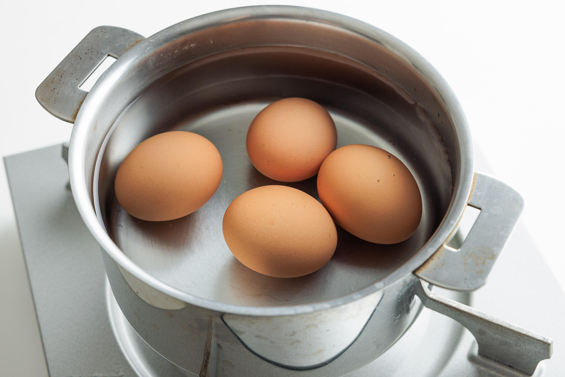 ゆで卵をつくる