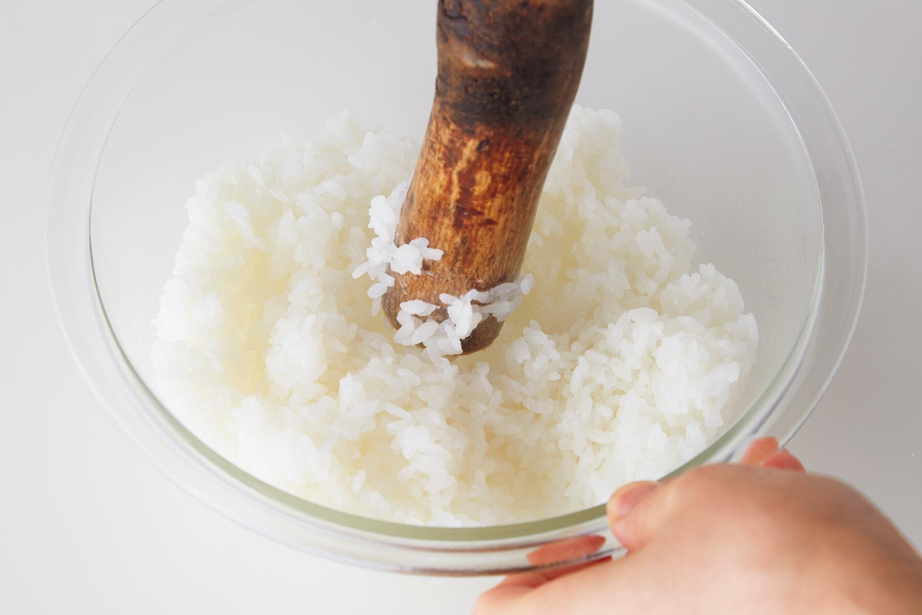 ご飯とバターを混ぜる