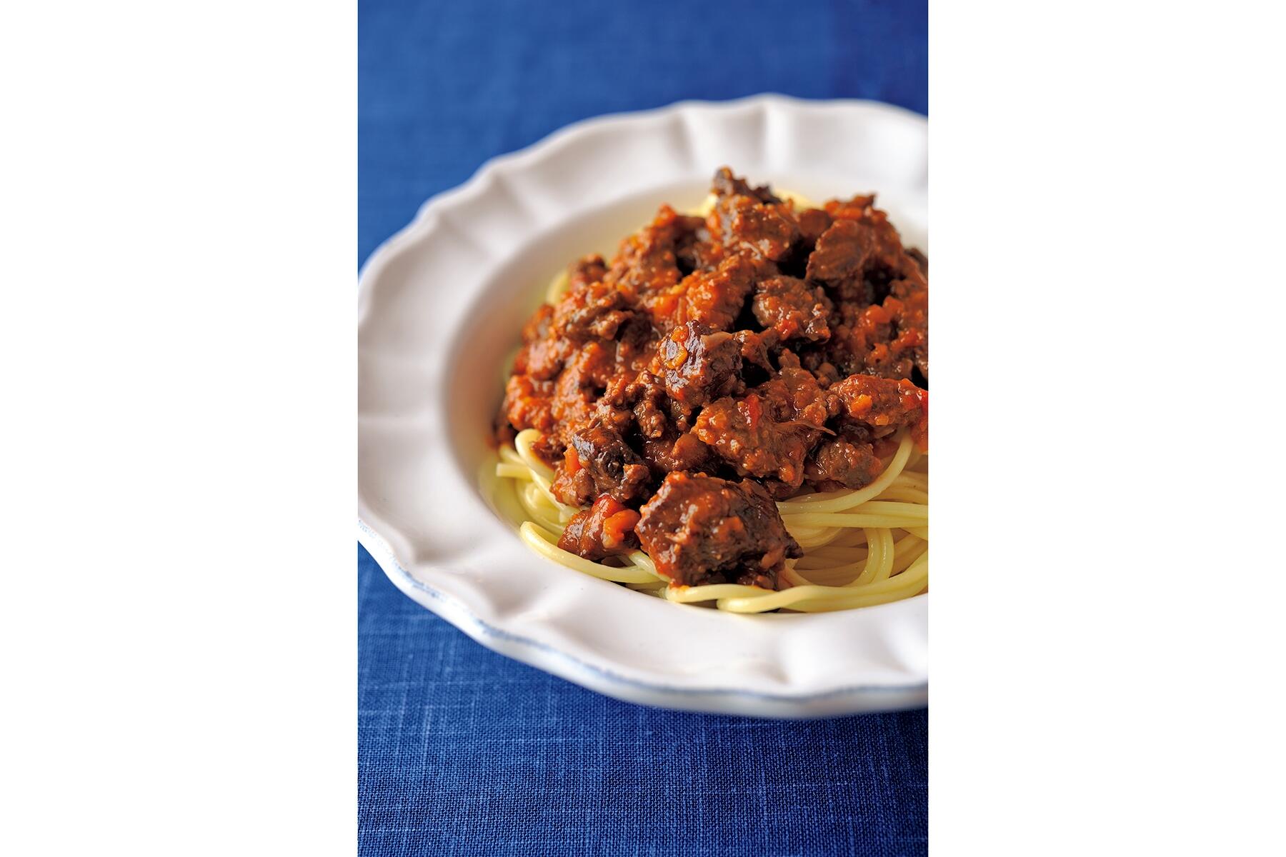 ステーキ肉が決め手の”肉々しいミートソース”