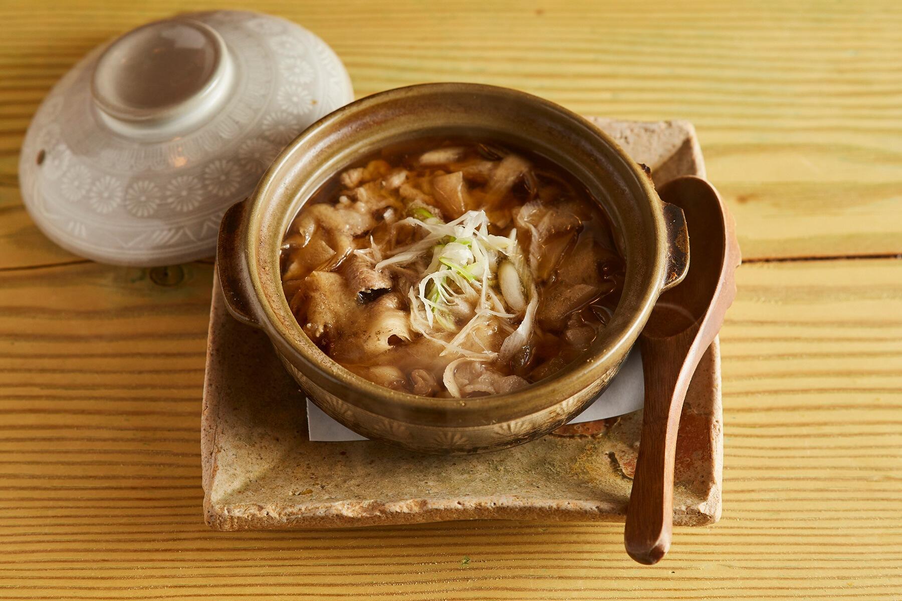 薄切り大根に旨味がしみる“豚肉と大根の小鍋”