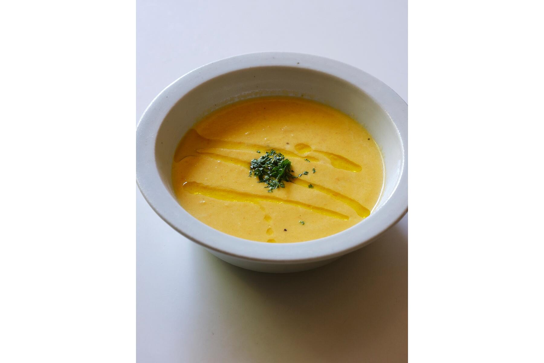 優しい甘味に包まれる“にんじんのポタージュ”