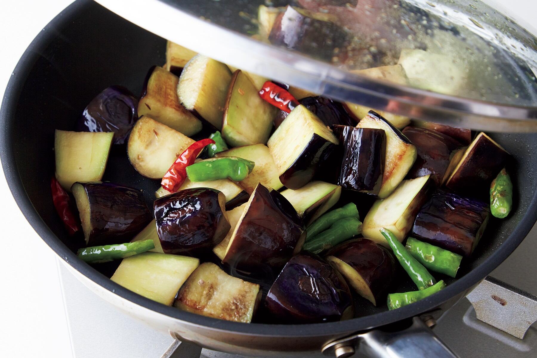 蒸し炒めにする