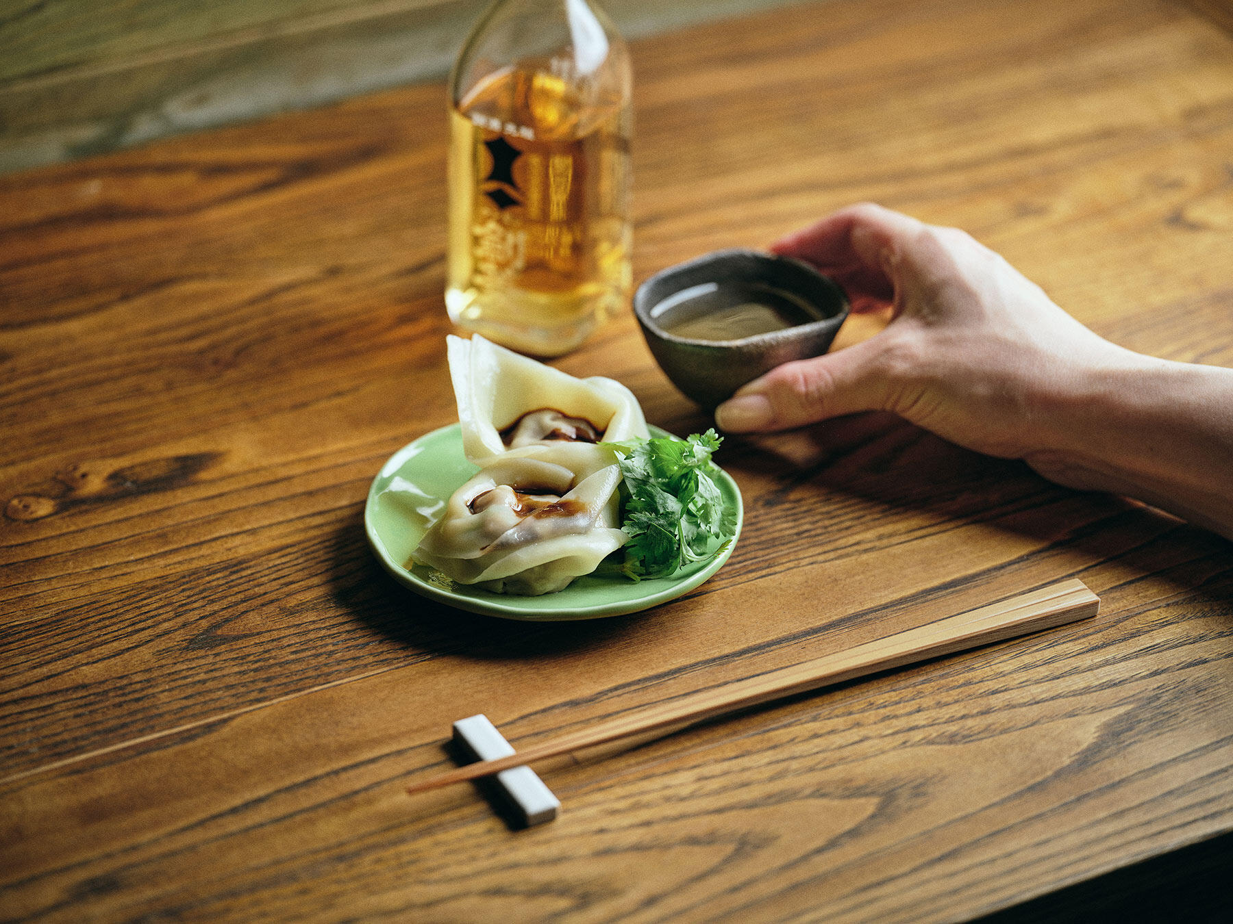 熱燗との相性が抜群！“青唐辛子羊雲吞（ラムワンタン）”