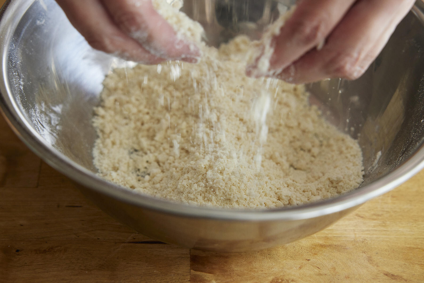 粉類を混ぜる
