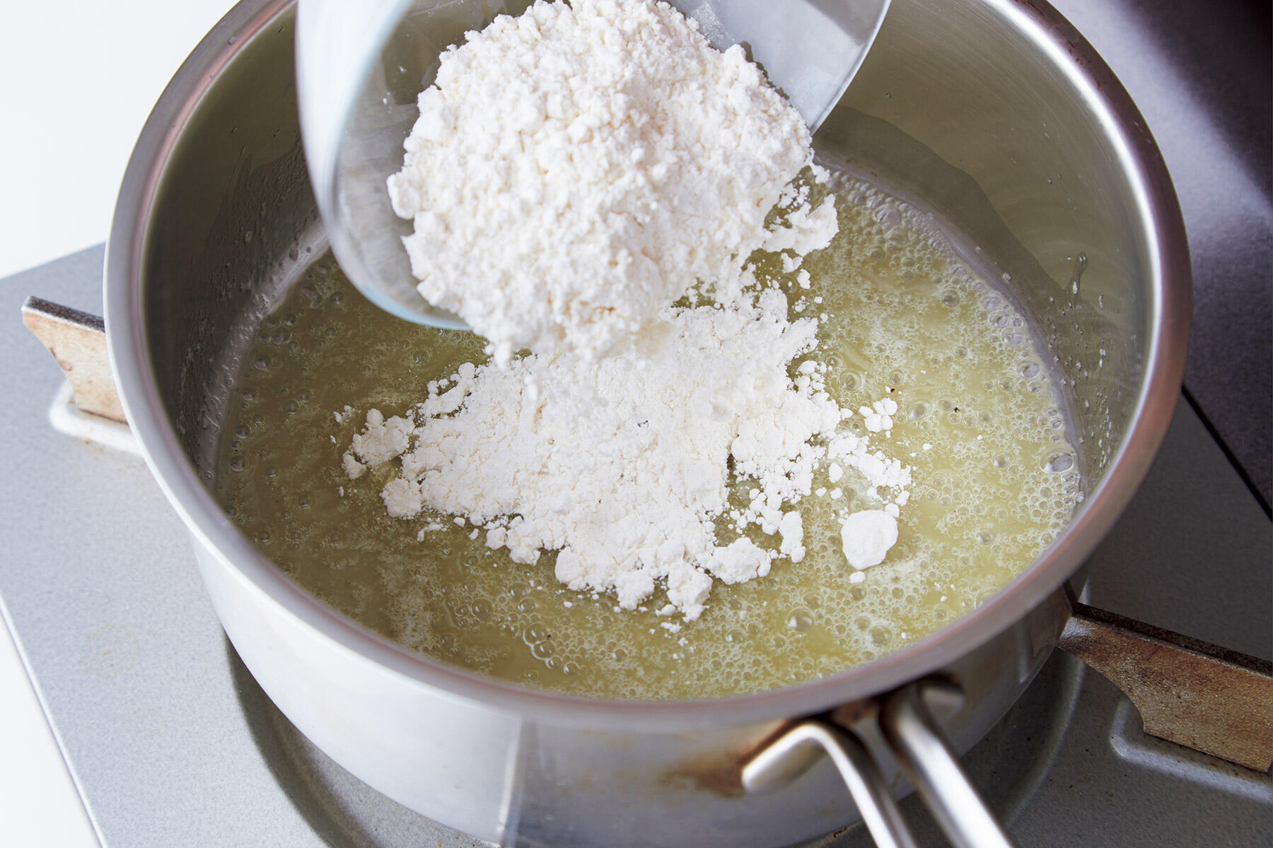 小麦粉を加える