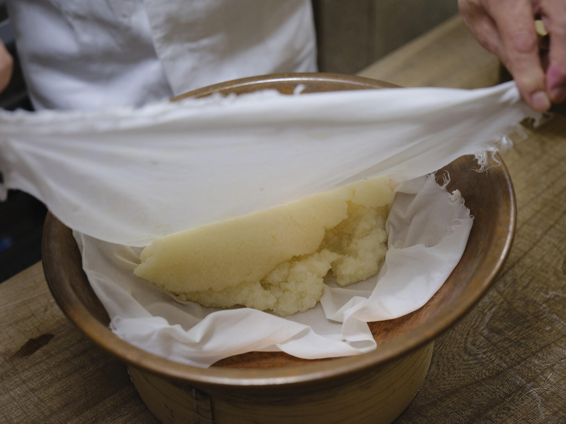 さわりの中に入れる