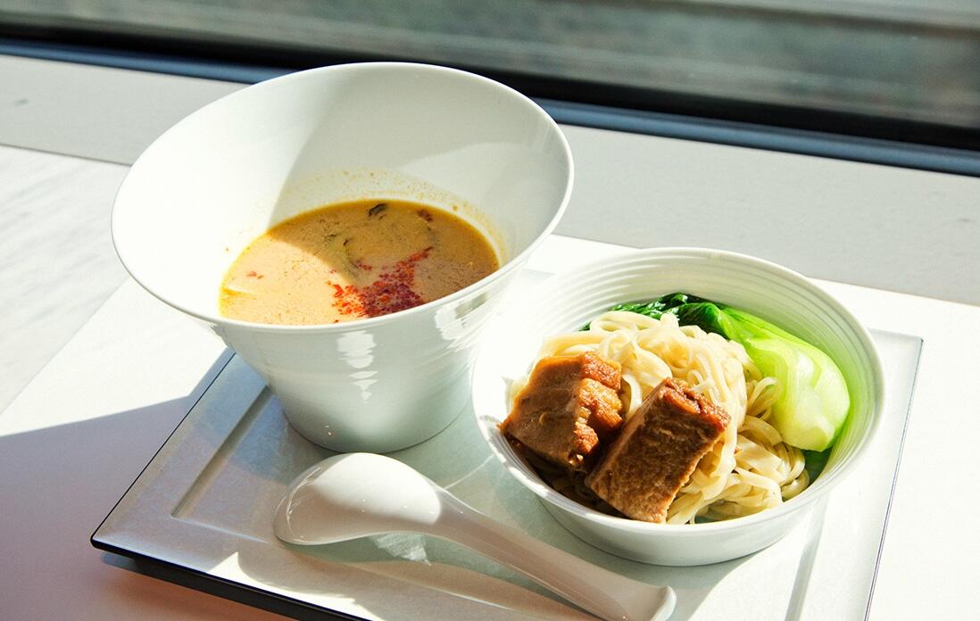 豚の角煮入り魚出汁復興つけ担々麺