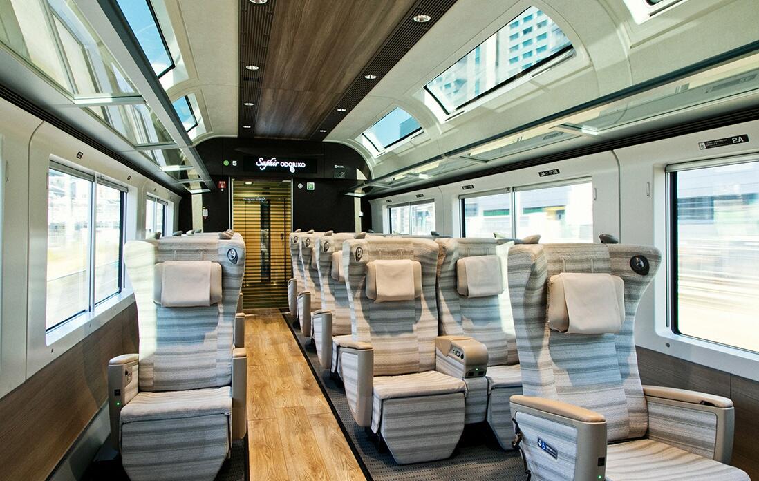 グリーン車（5〜8号車）