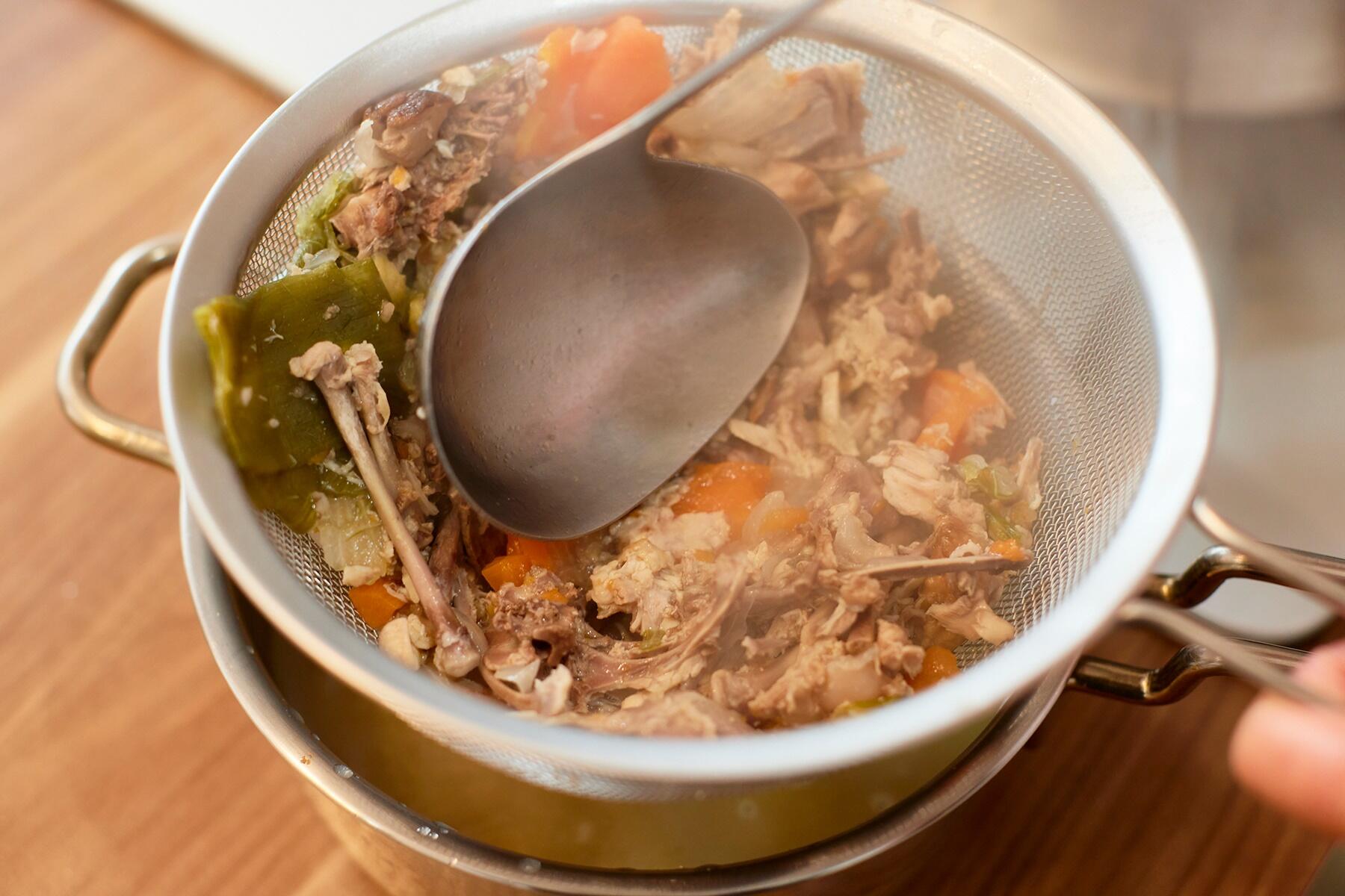 濾して麺を加える