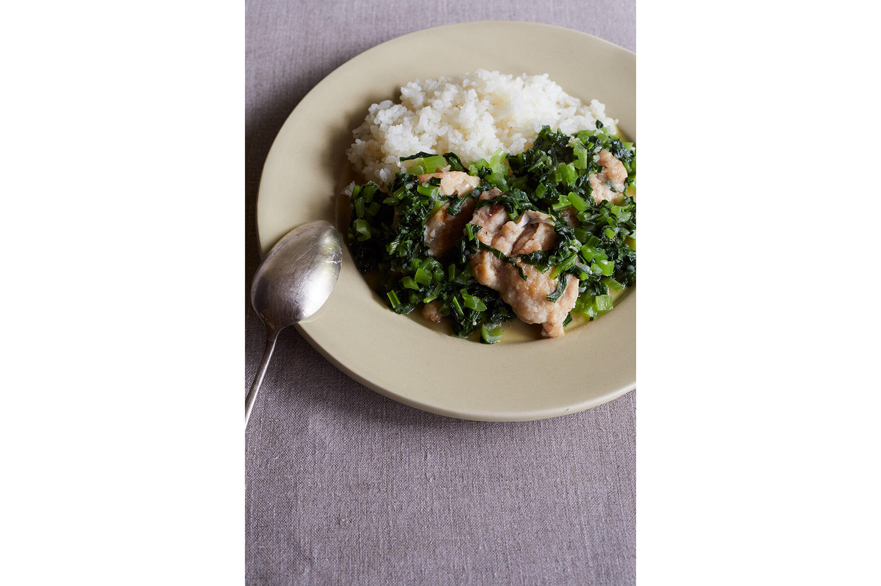 バターライスと相性抜群！“鶏肉と小松菜のスープ煮”